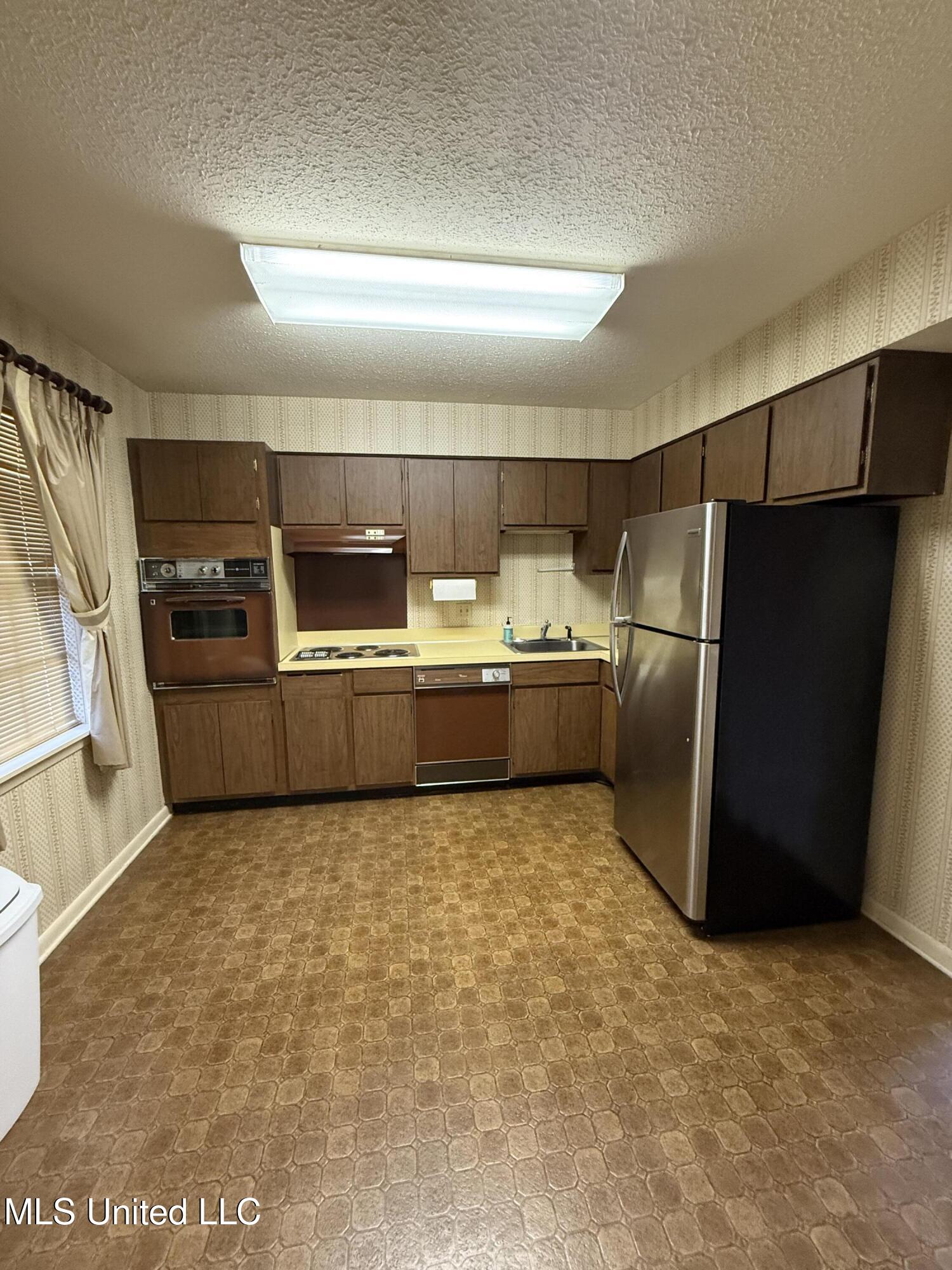 5155 Wayneland Drive Property Photo 8