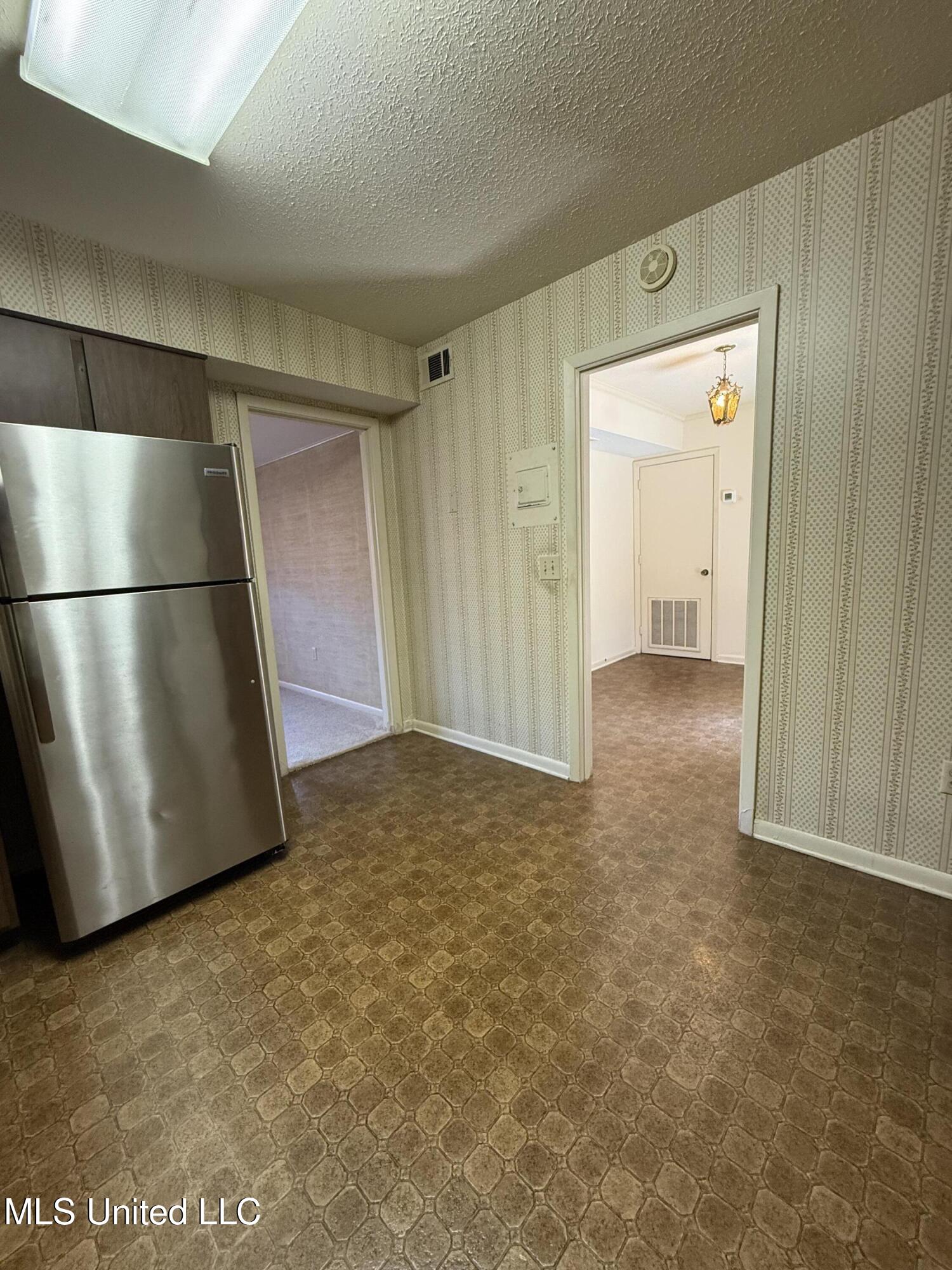 5155 Wayneland Drive Property Photo 9