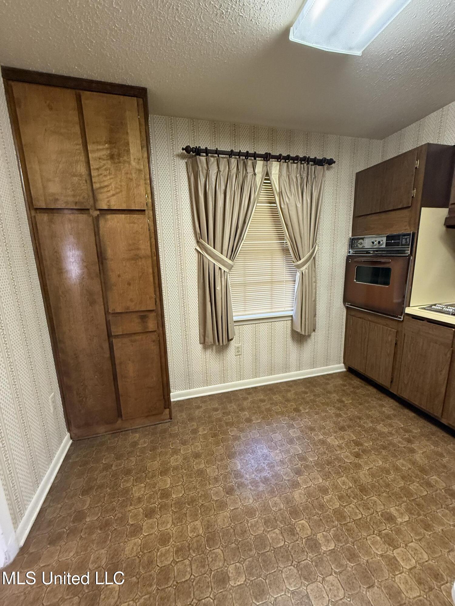 5155 Wayneland Drive Property Photo 11