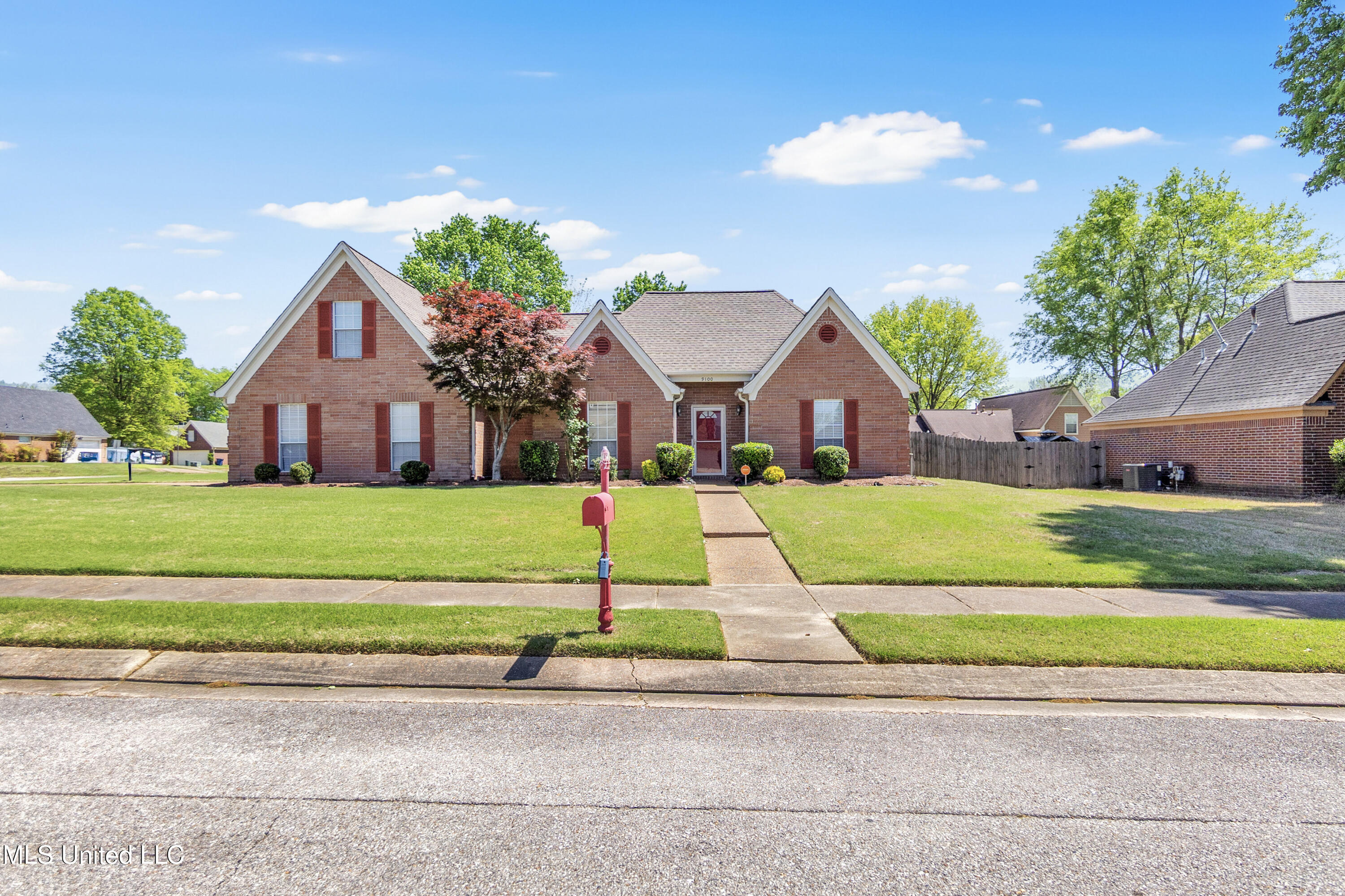 9100 Champlain Drive Property Photo 1
