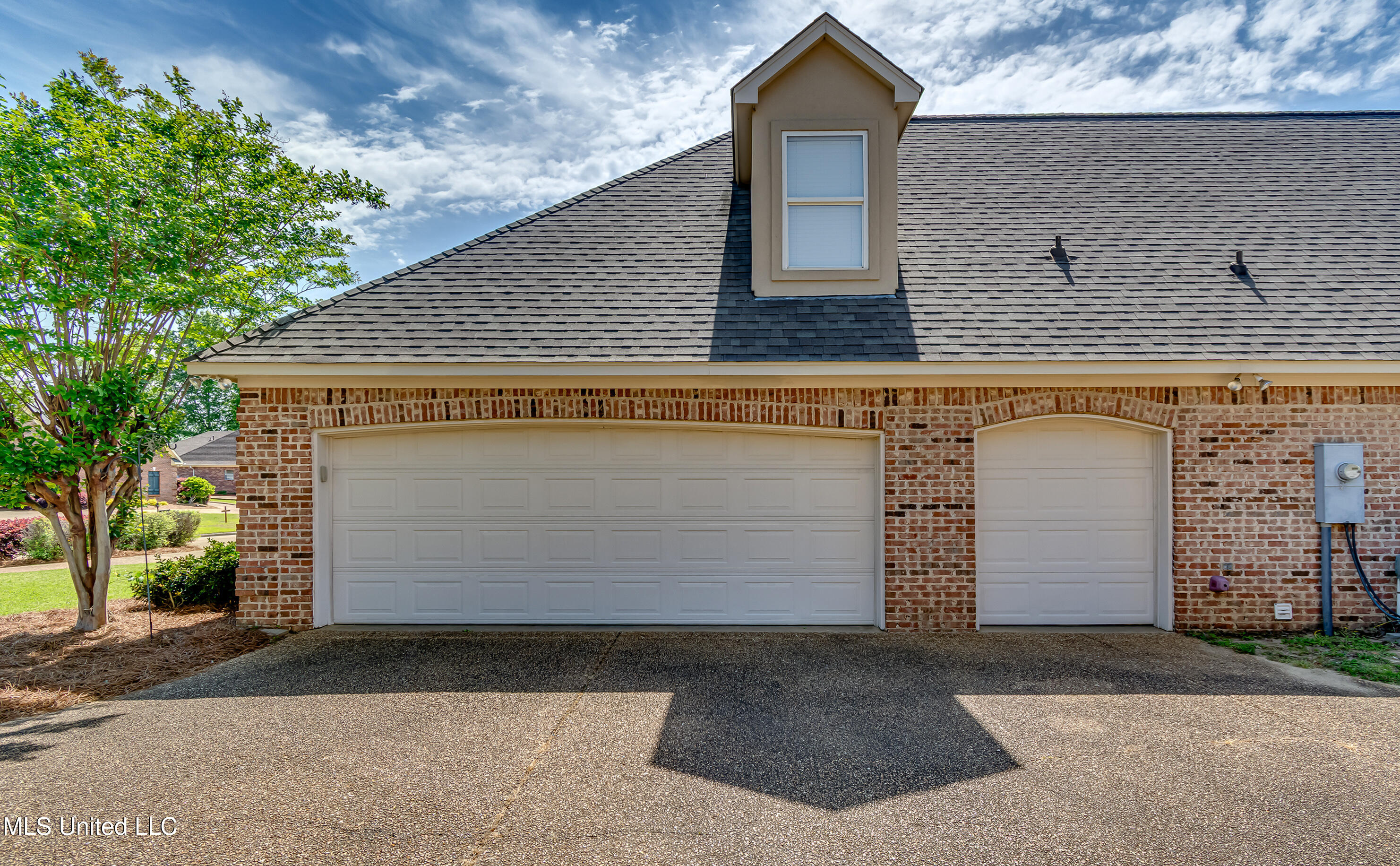 323 Eastridge Drive Property Photo 6
