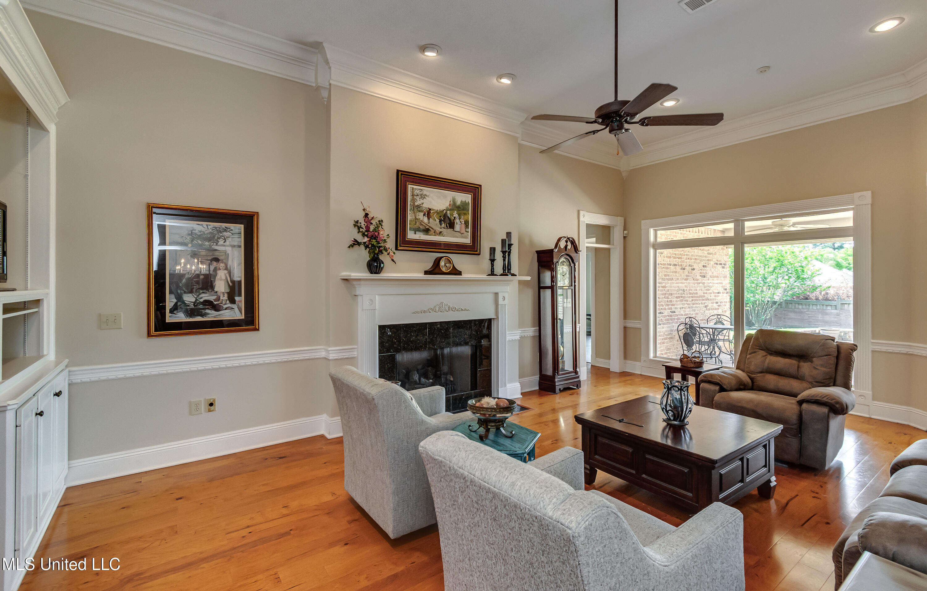 323 Eastridge Drive Property Photo 8