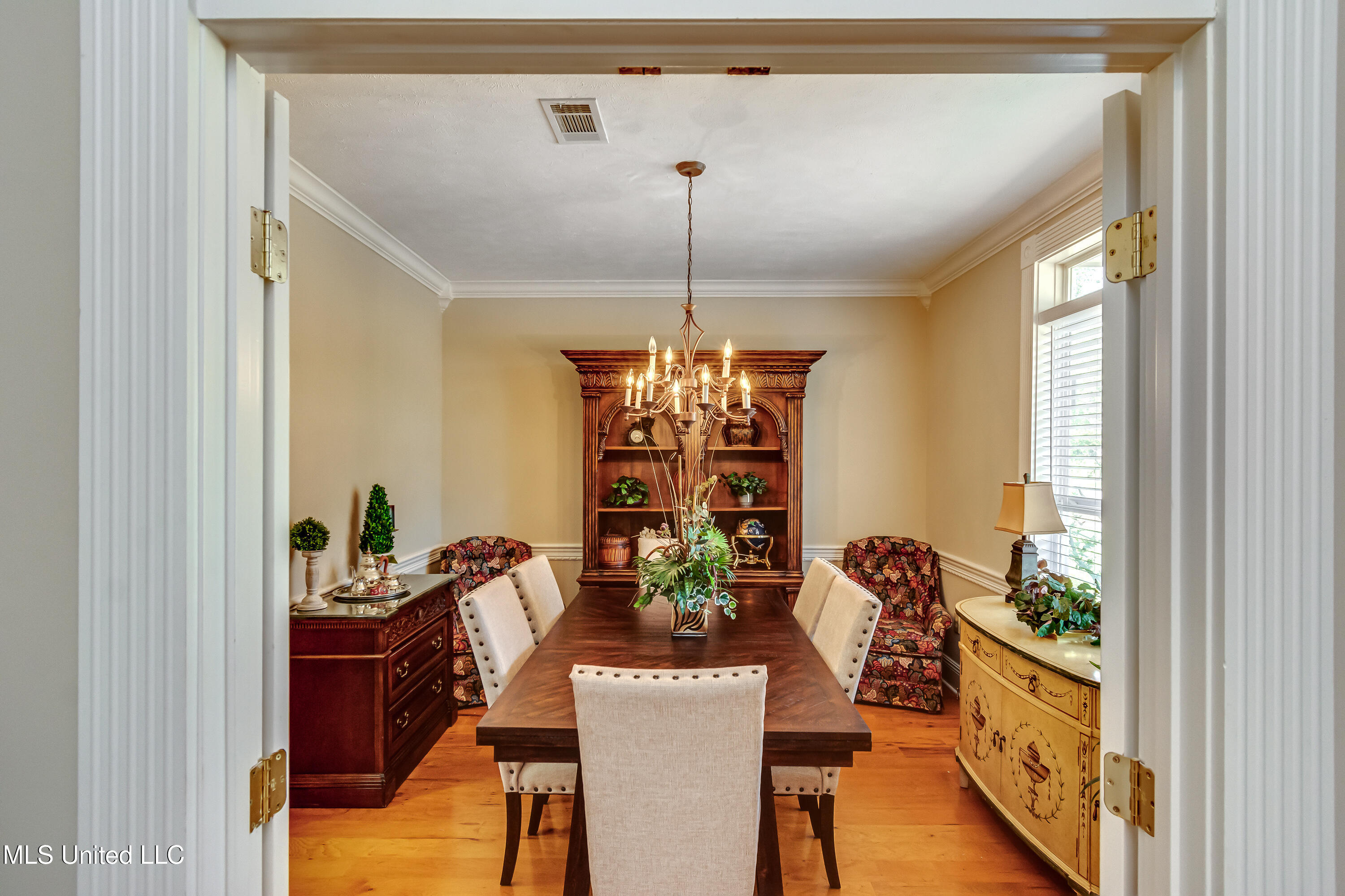 323 Eastridge Drive Property Photo 12