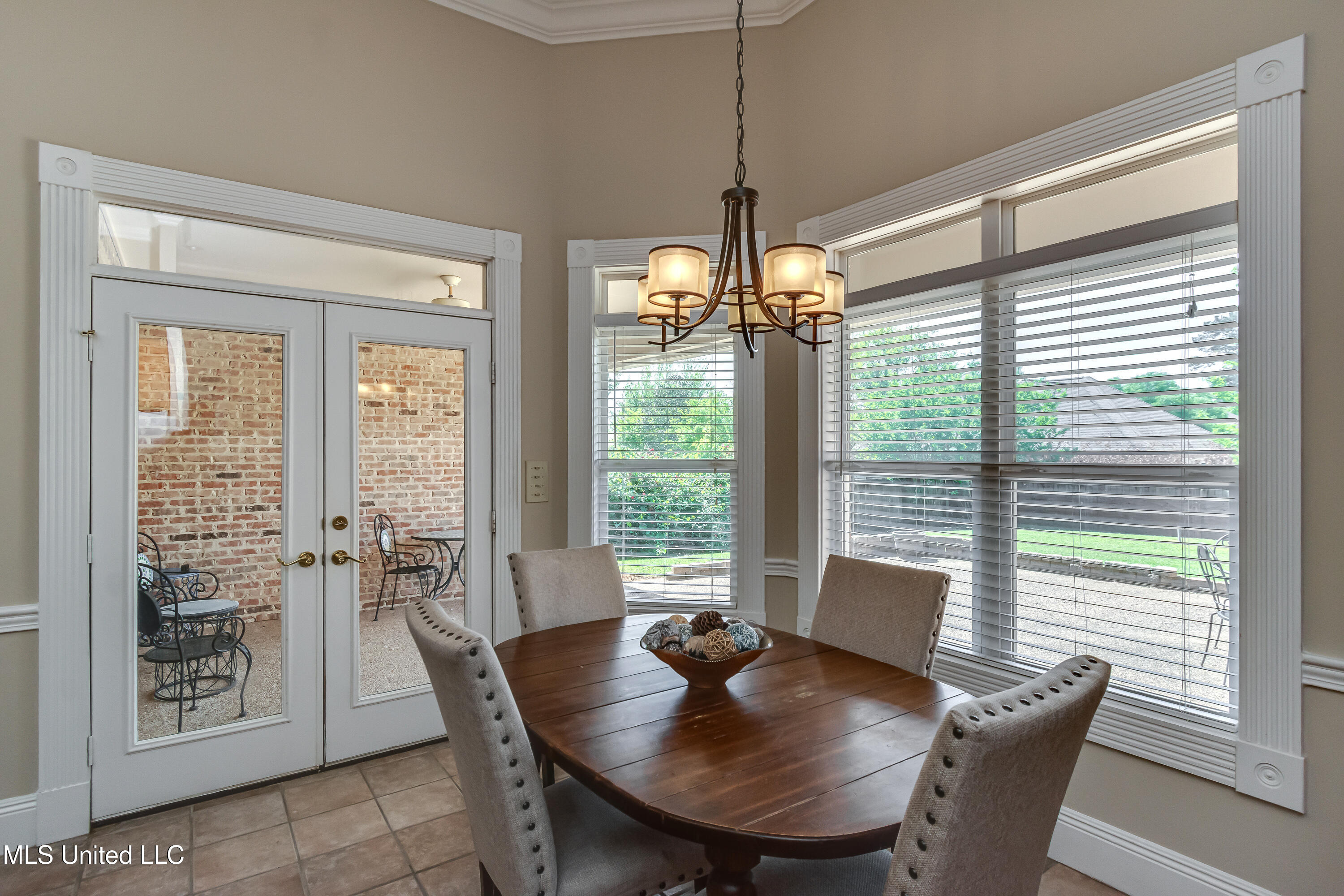 323 Eastridge Drive Property Photo 16