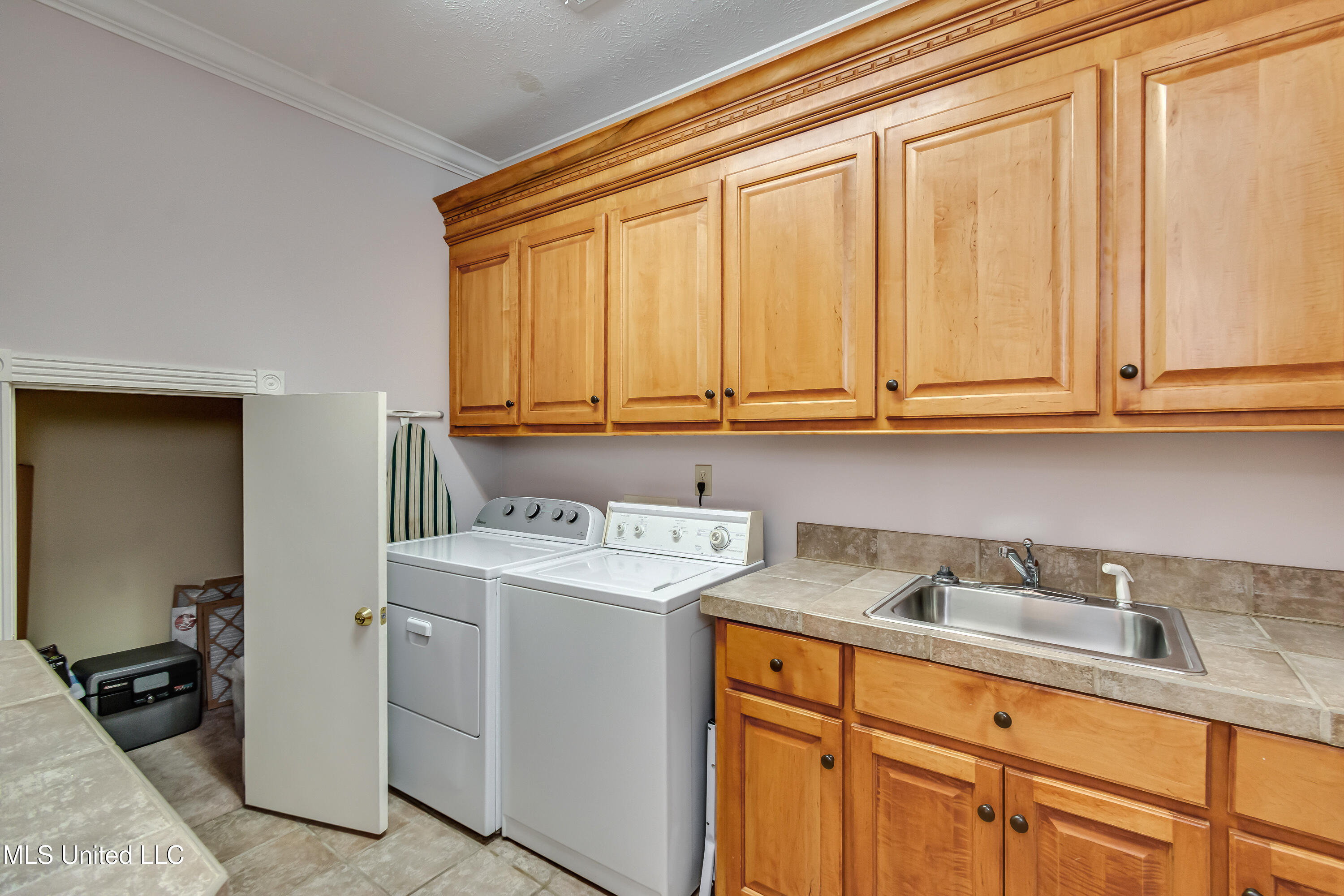 323 Eastridge Drive Property Photo 34