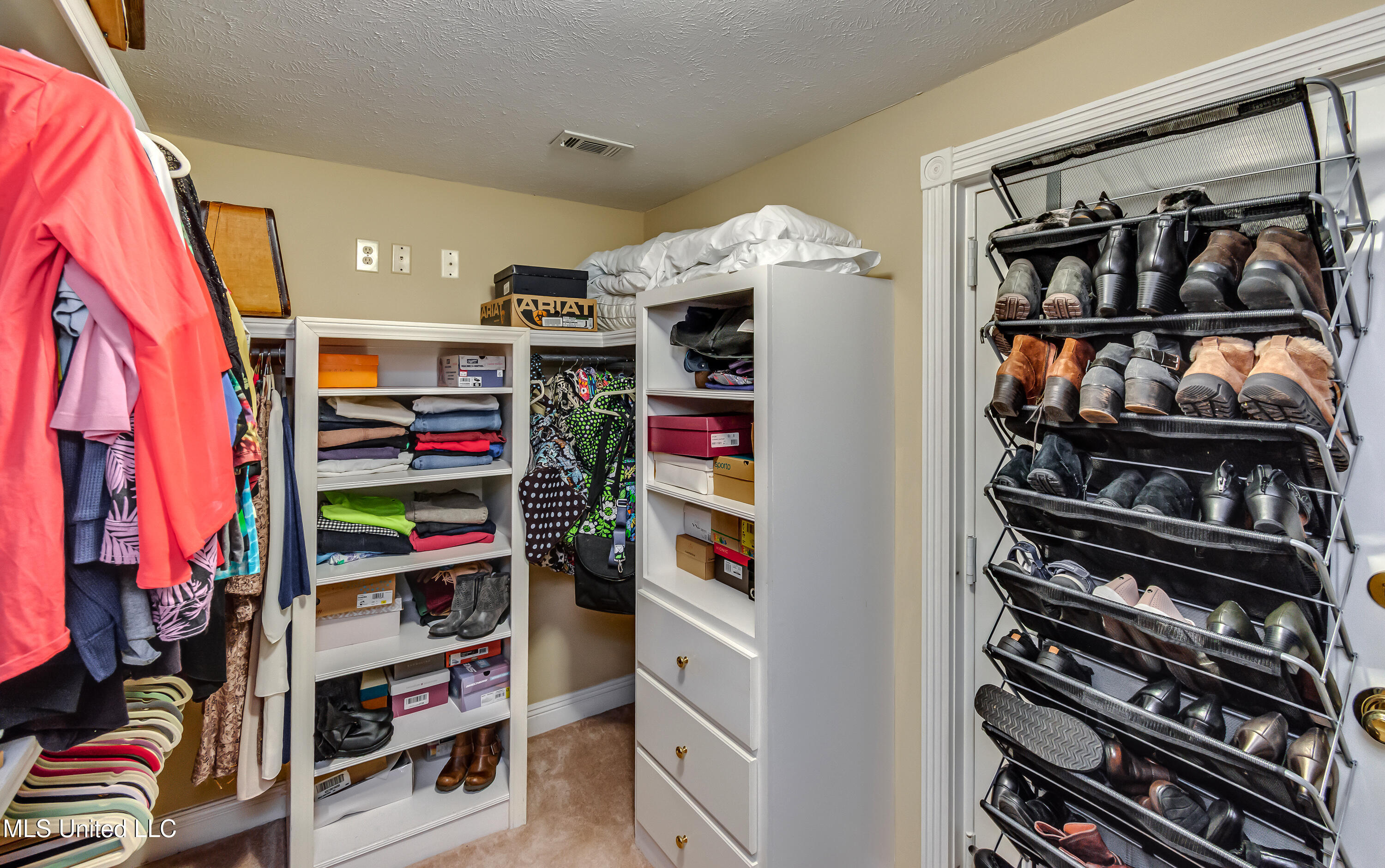 323 Eastridge Drive Property Photo 40