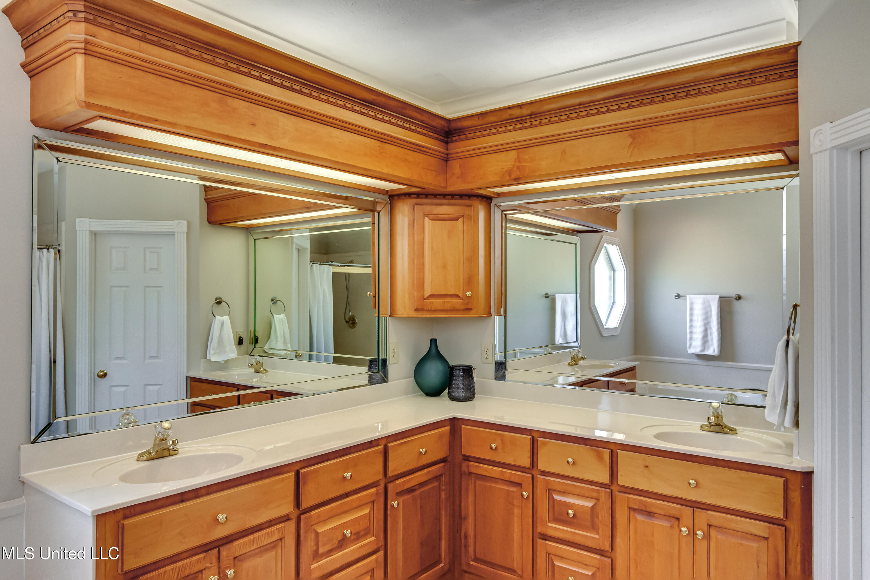 323 Eastridge Drive Property Photo 41