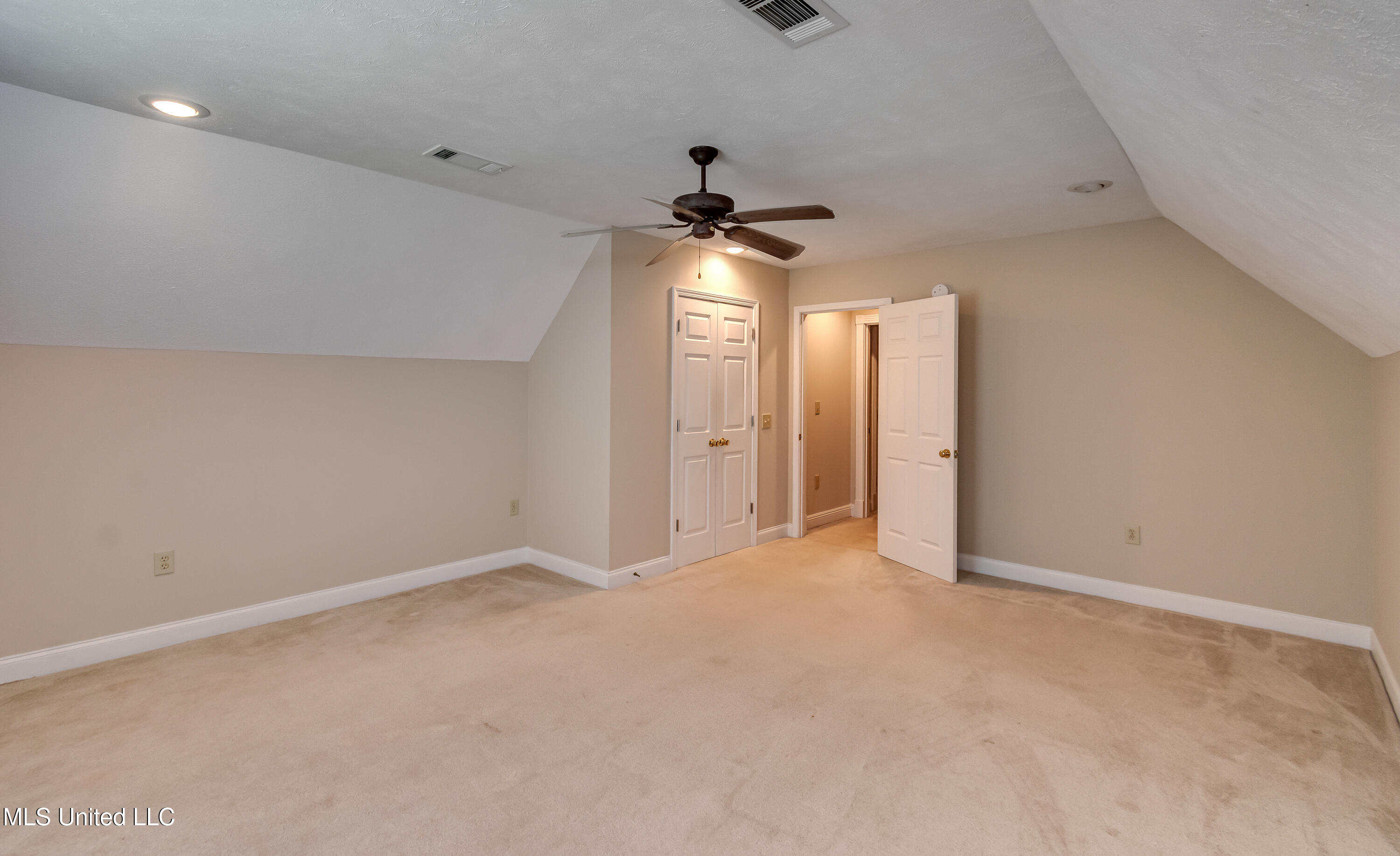 323 Eastridge Drive Property Photo 49