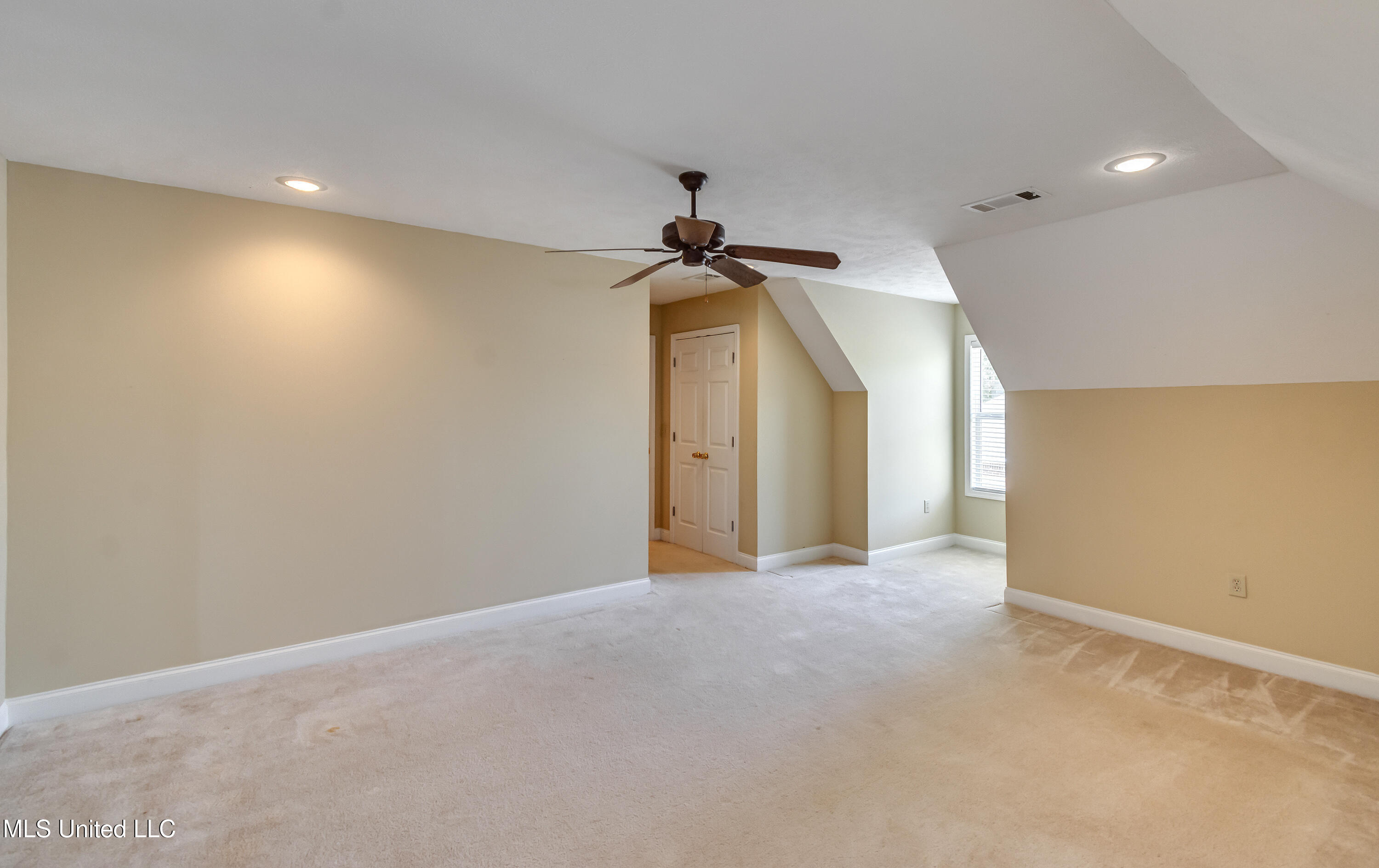 323 Eastridge Drive Property Photo 52