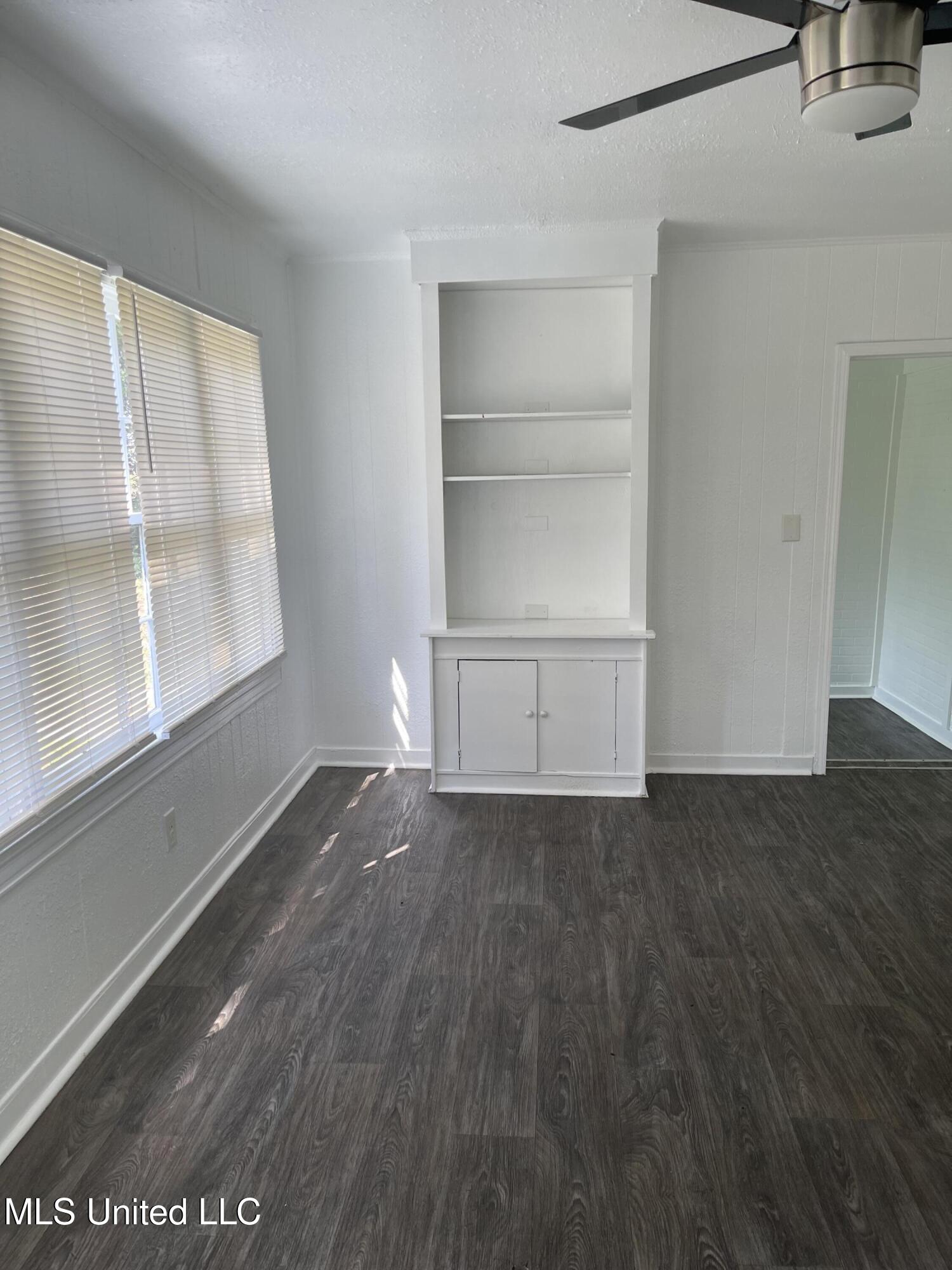 1830 Westover Street Property Photo 3