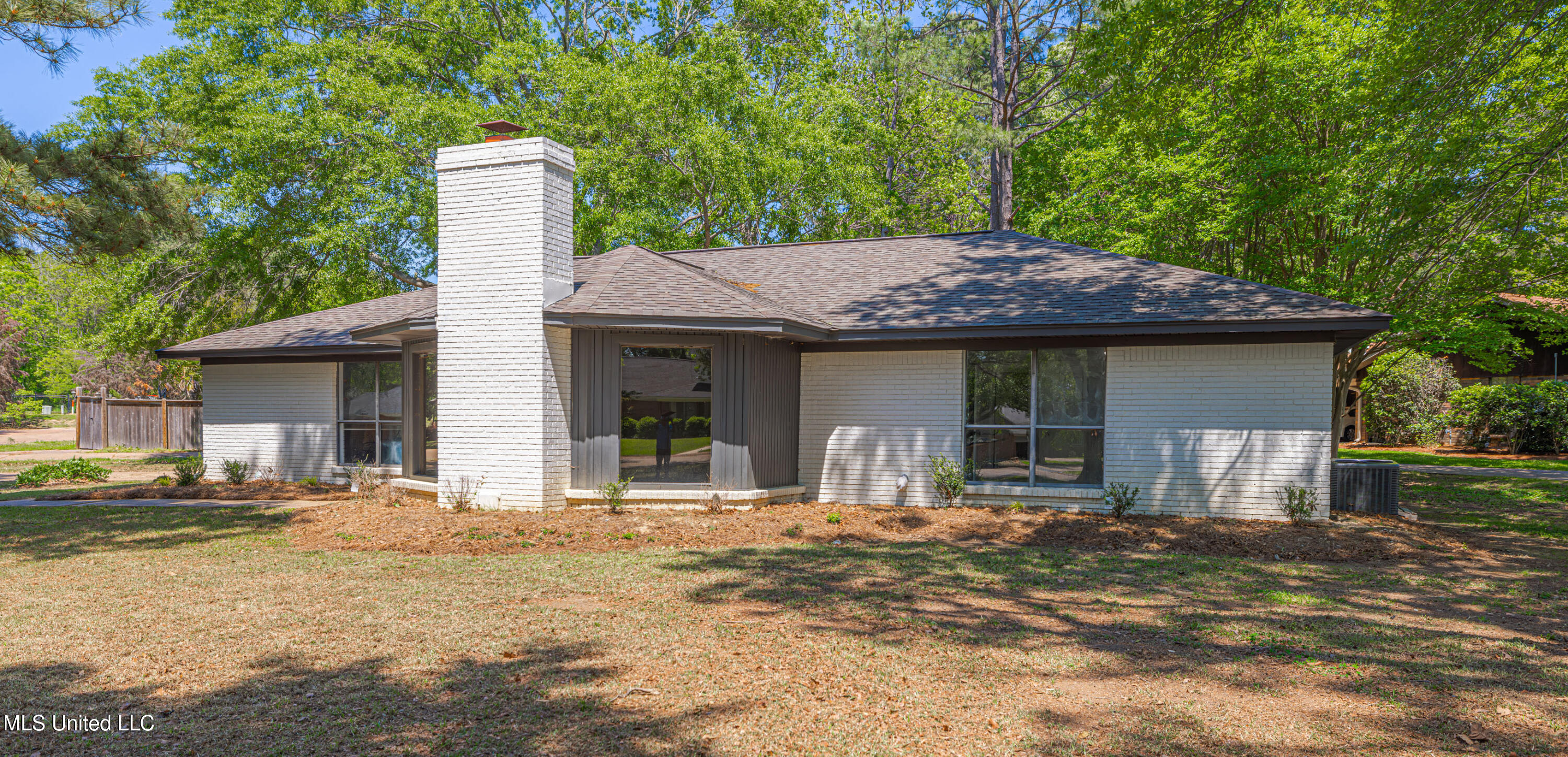 172 Stonegate Drive Property Photo 1