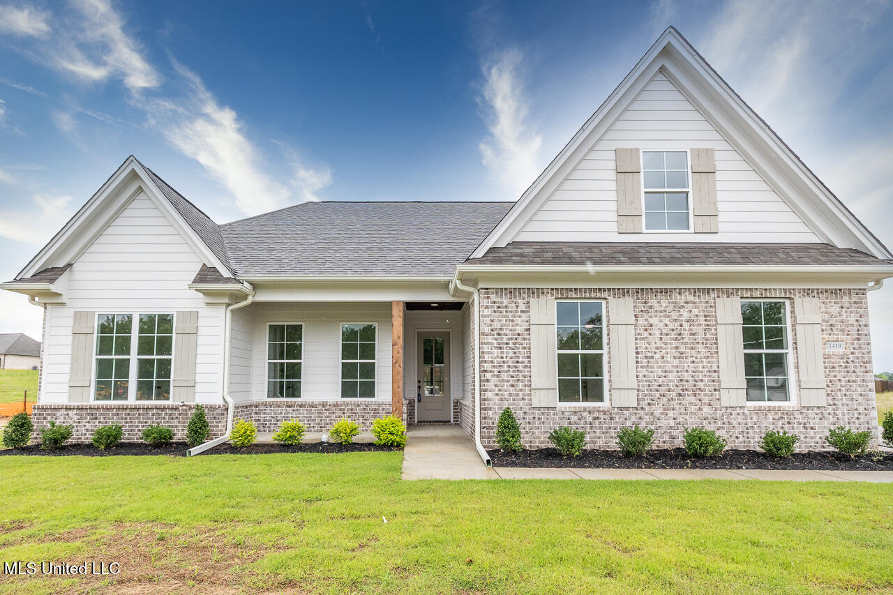 1419 Caroline Court Property Photo 1