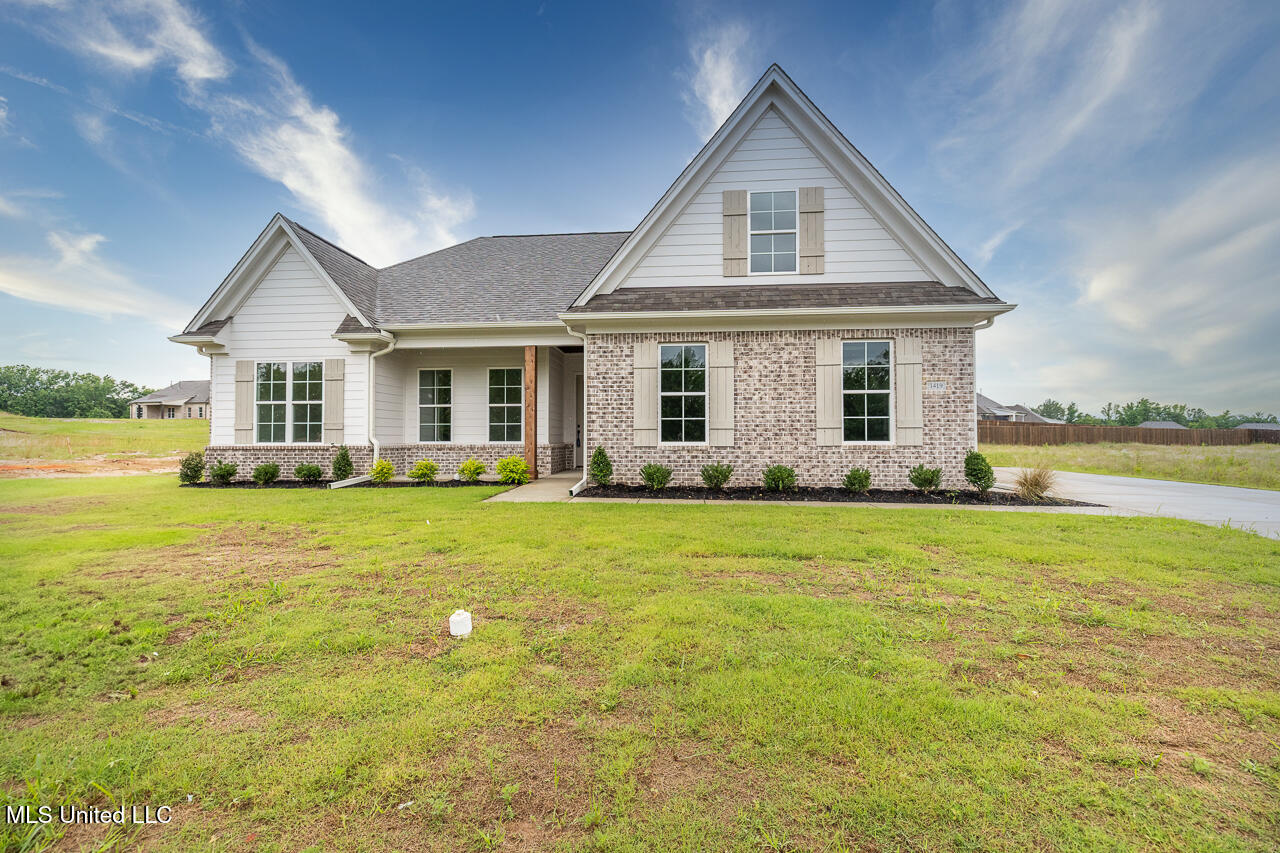 1419 Caroline Court Property Photo 3