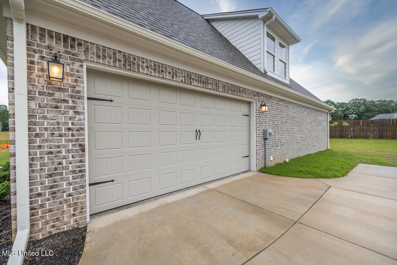 1419 Caroline Court Property Photo 6