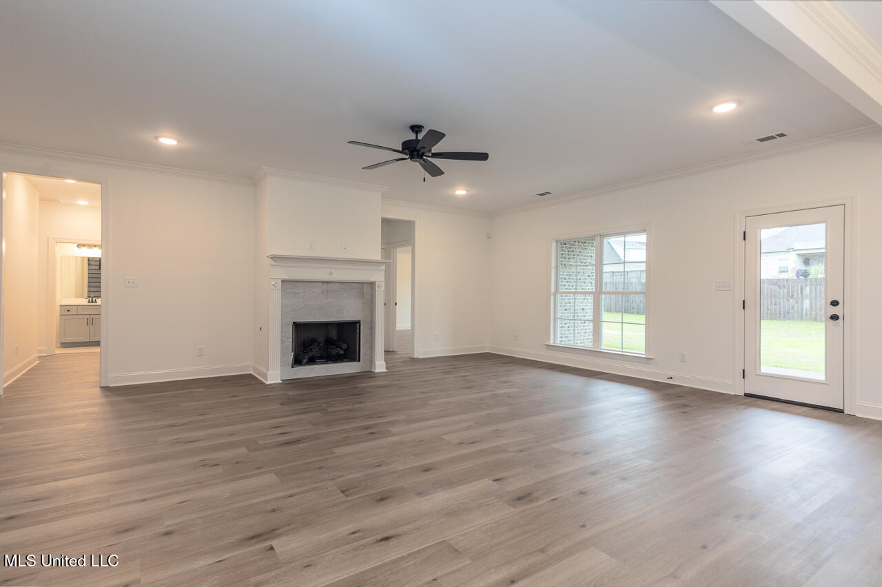 1419 Caroline Court Property Photo 8