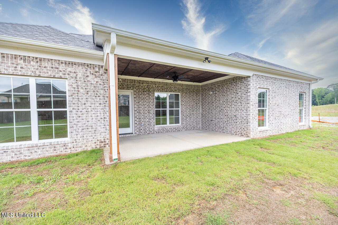 1419 Caroline Court Property Photo 11
