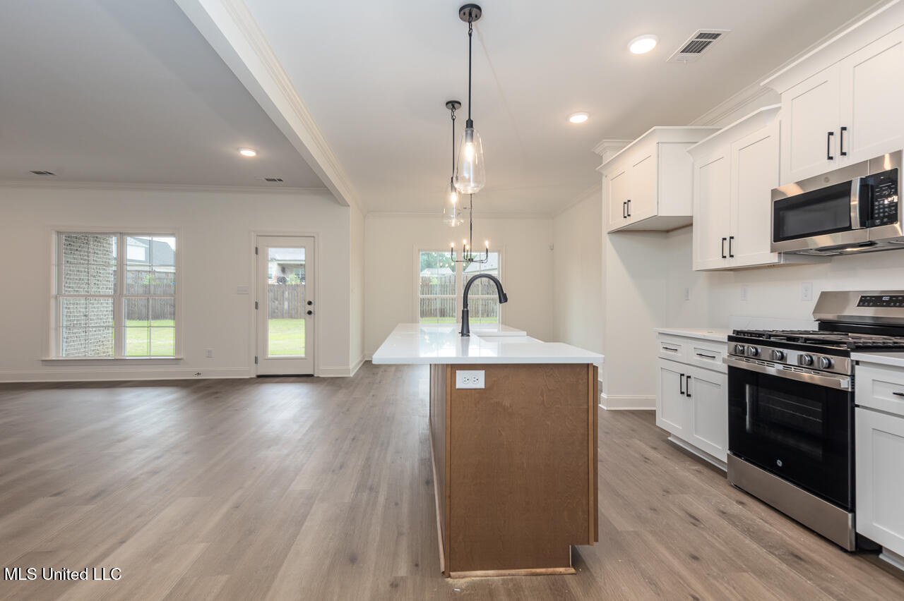 1419 Caroline Court Property Photo 13