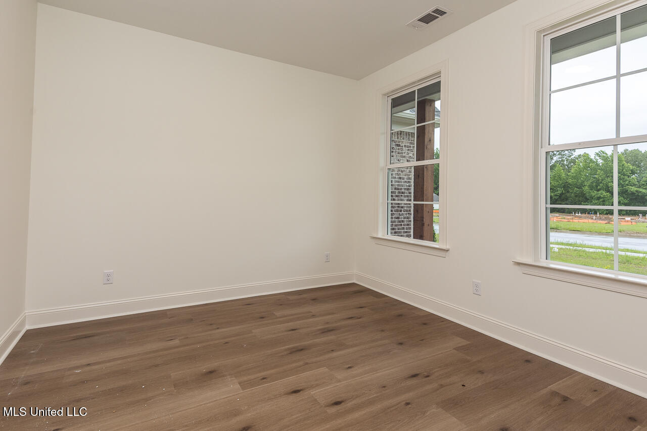 1419 Caroline Court Property Photo 17
