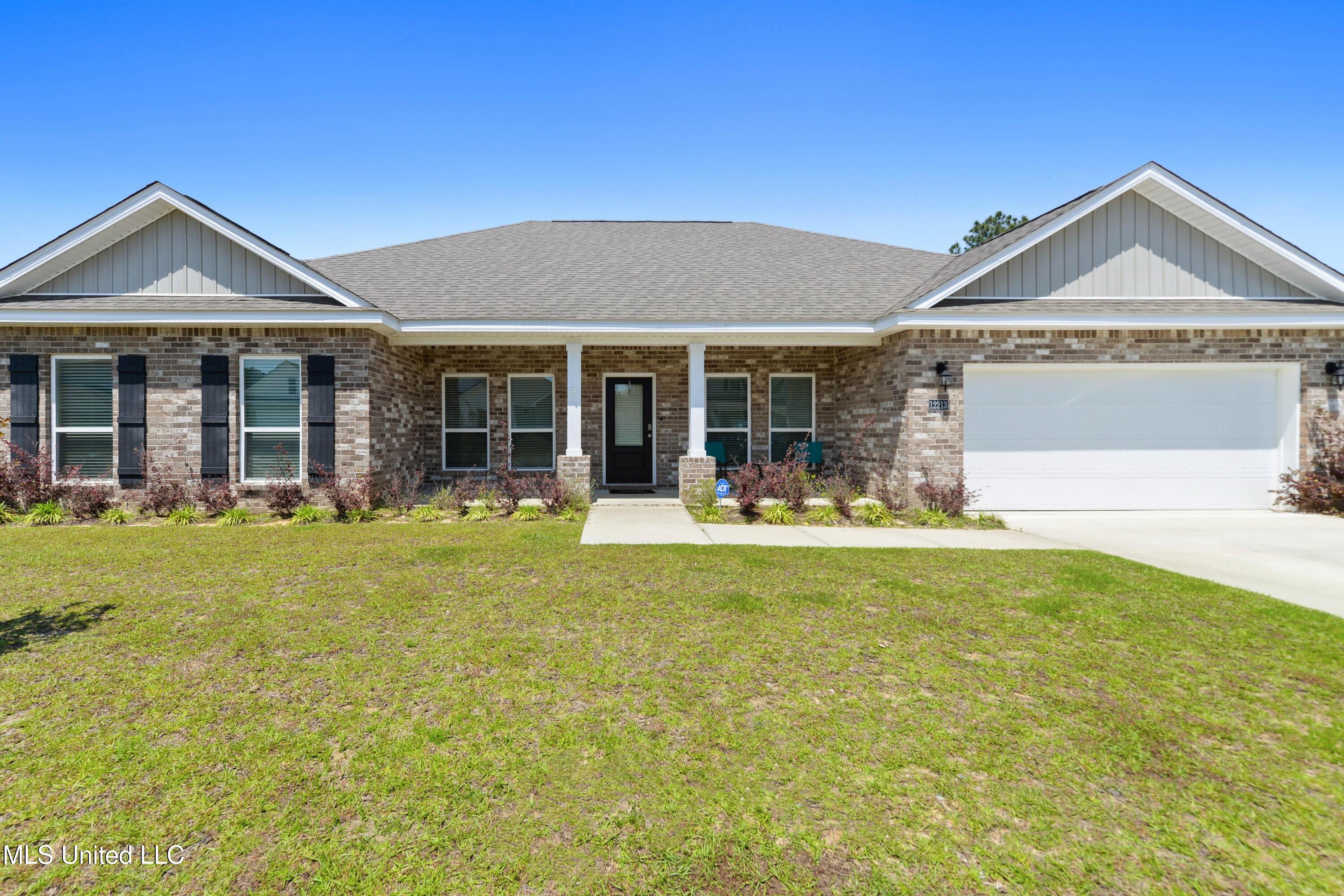 12213 Savannah Circle Property Photo 1