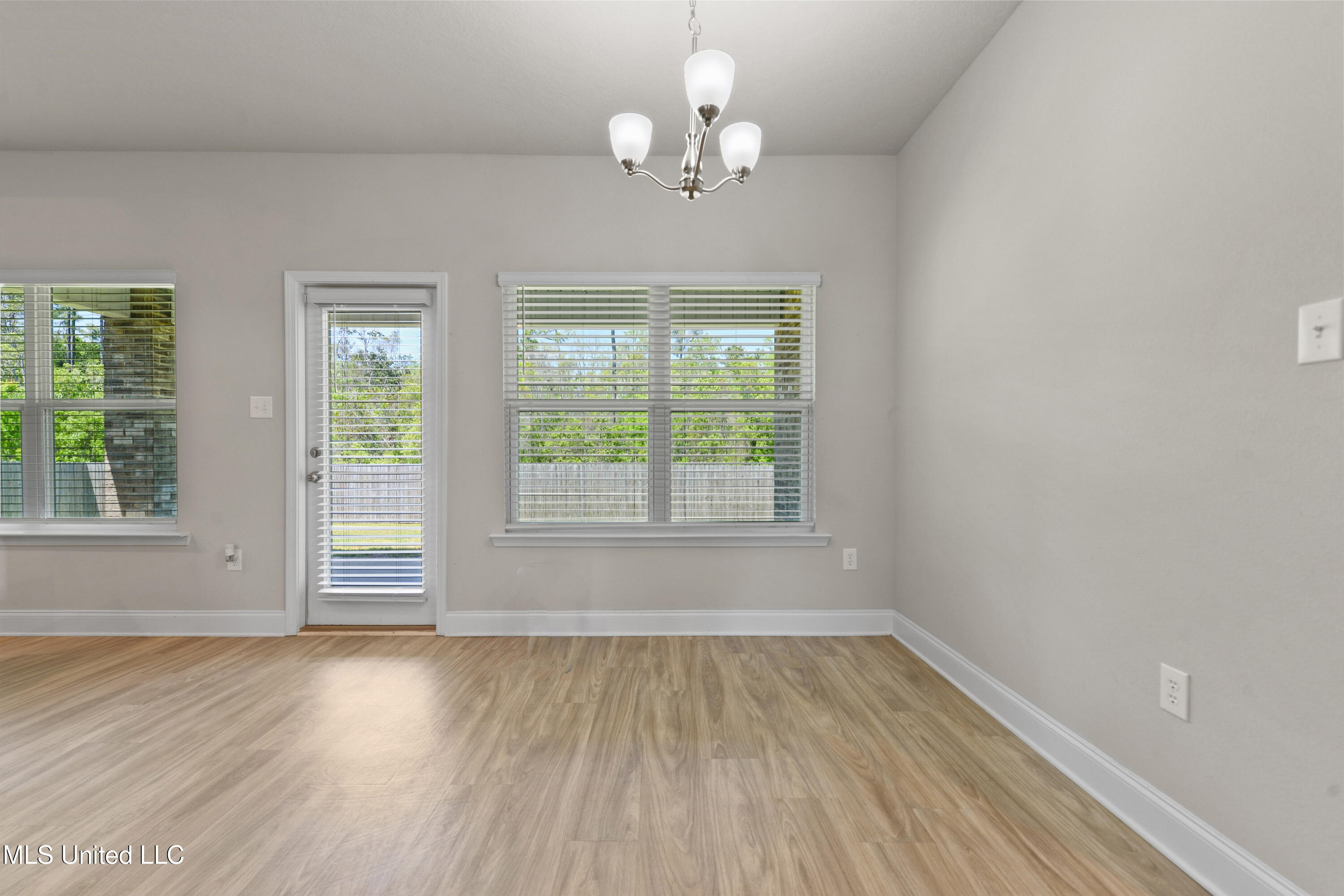 12213 Savannah Circle Property Photo 11