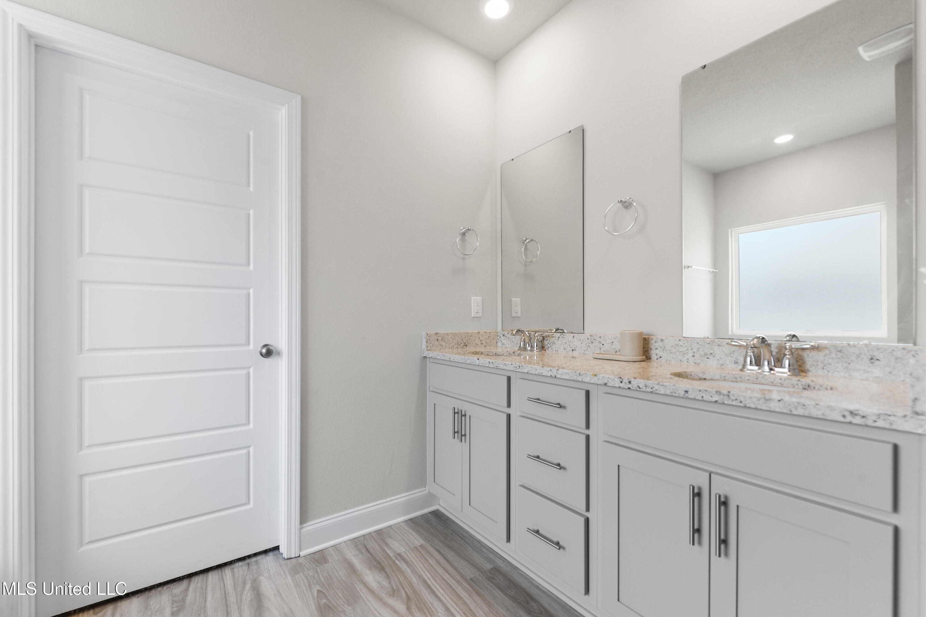 12213 Savannah Circle Property Photo 16