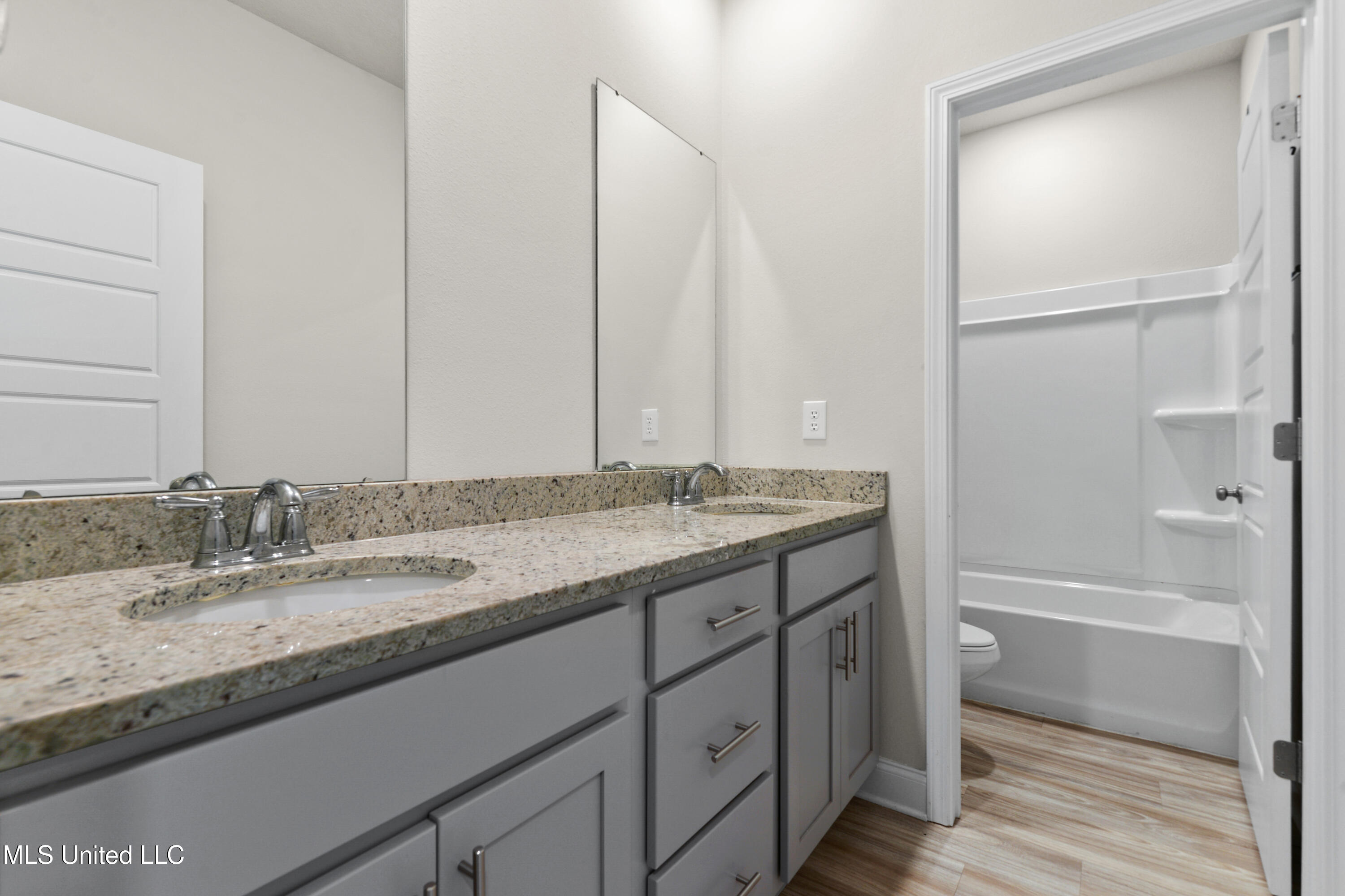 12213 Savannah Circle Property Photo 24