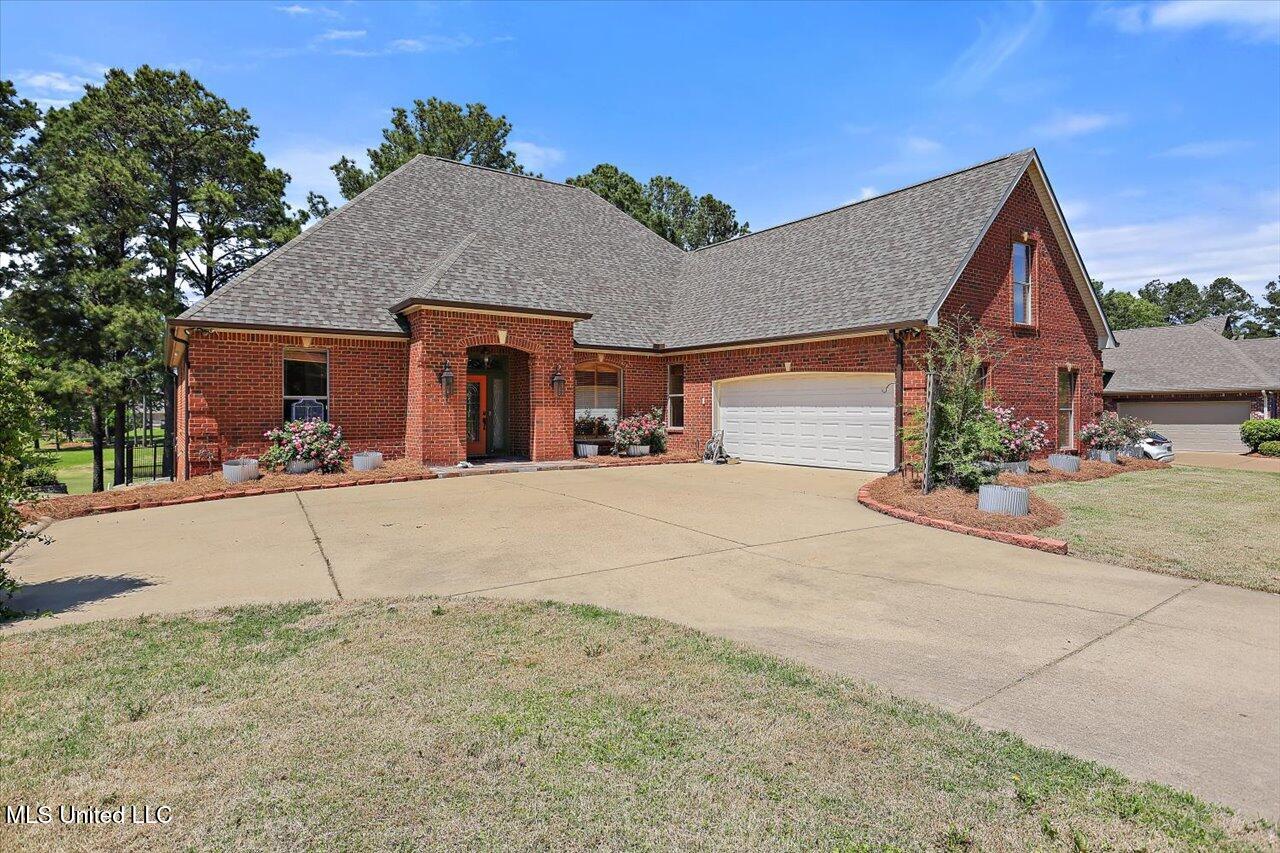 168 Woodlands Glen Cir Property Photo 1