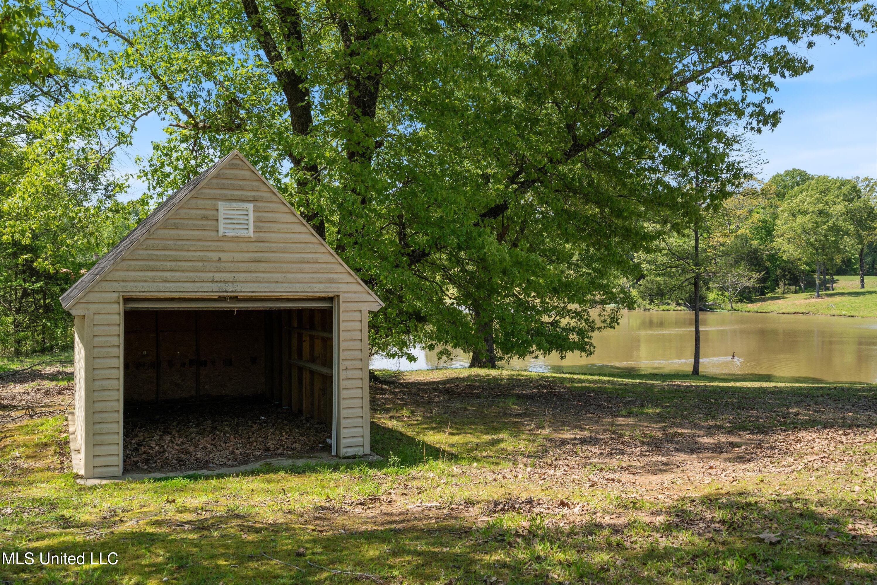 206 Swan Lk Drive Property Photo 10