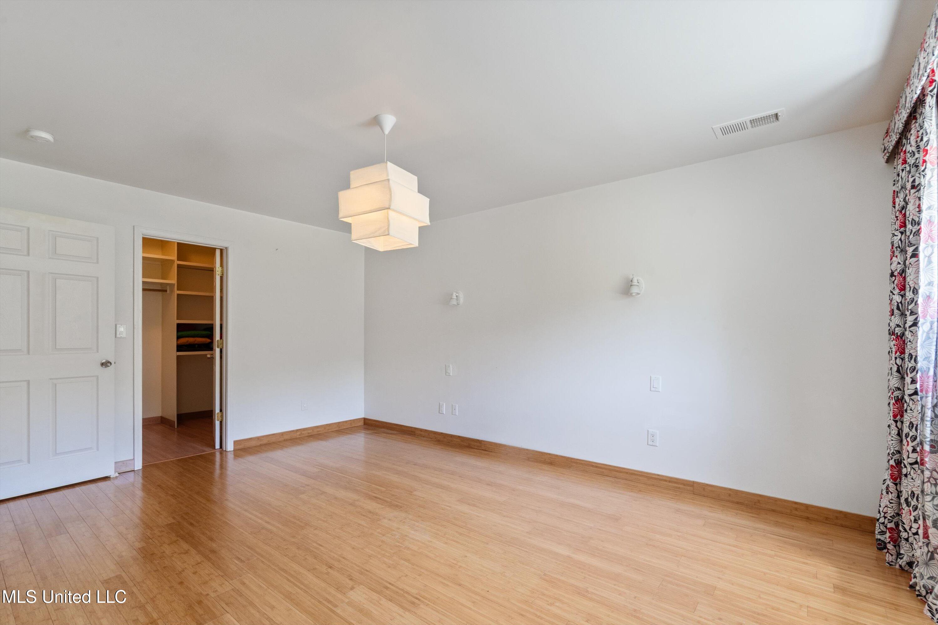 206 Swan Lk Drive Property Photo 17