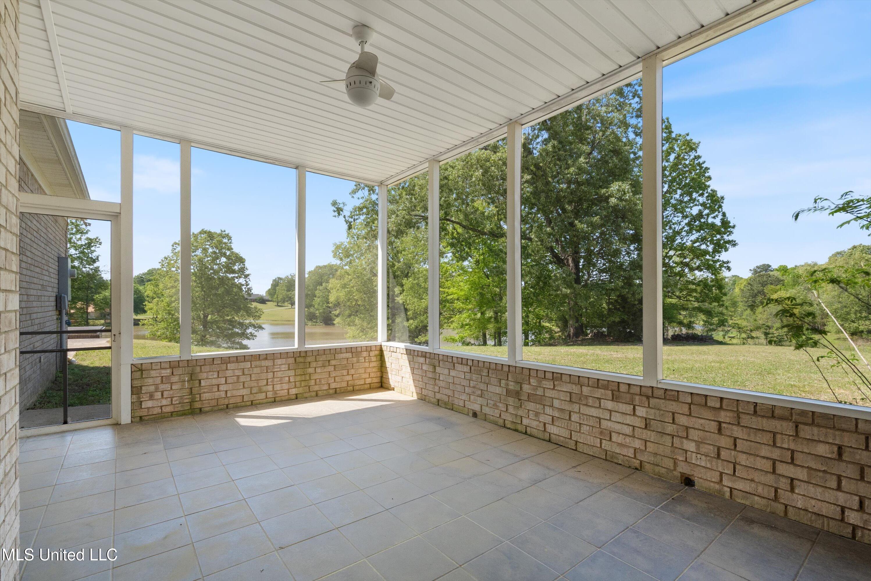 206 Swan Lk Drive Property Photo 37
