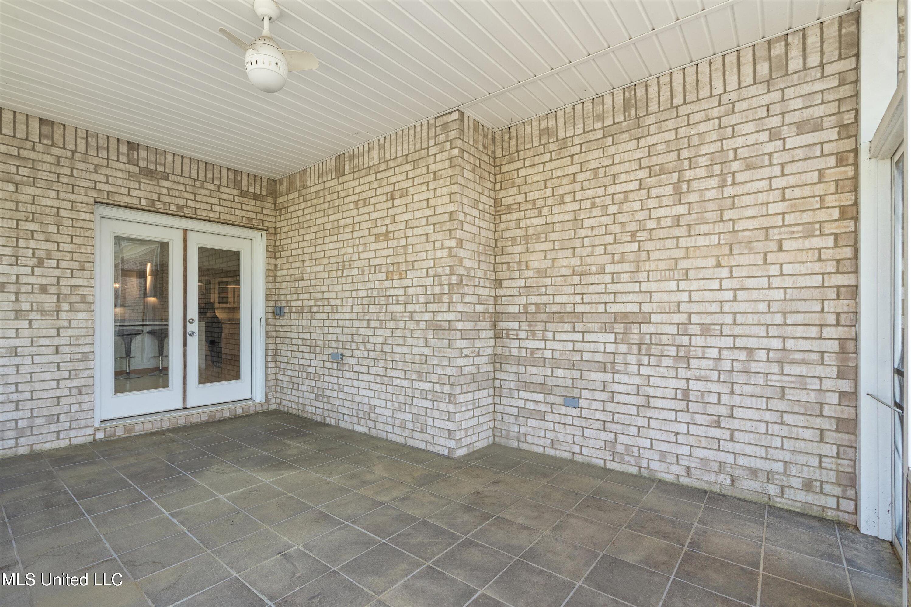 206 Swan Lk Drive Property Photo 38