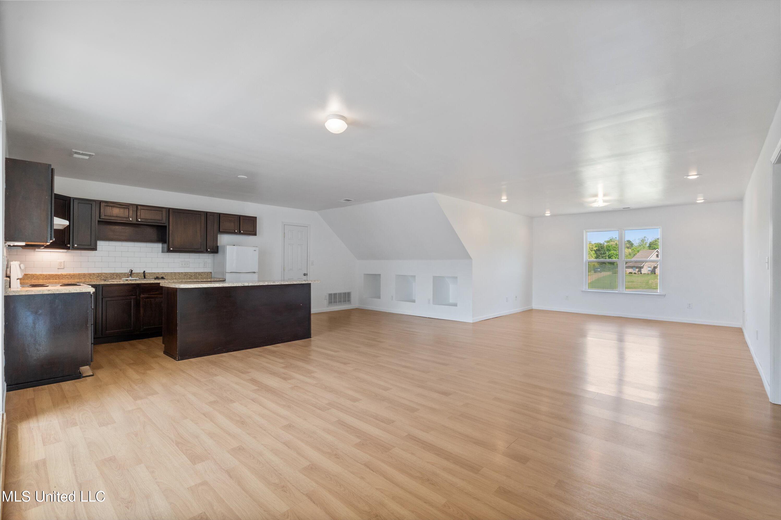 206 Swan Lk Drive Property Photo 40