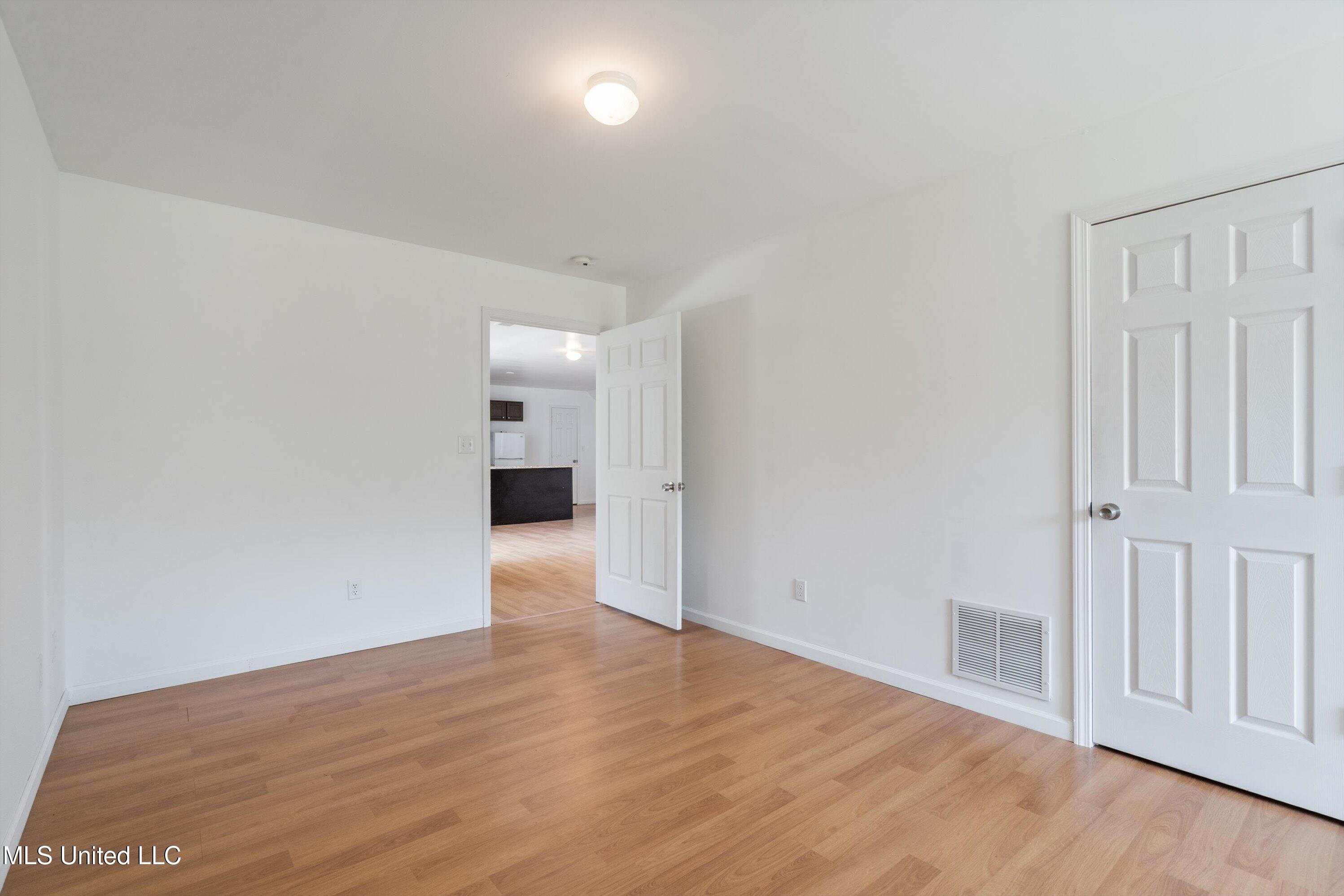 206 Swan Lk Drive Property Photo 46