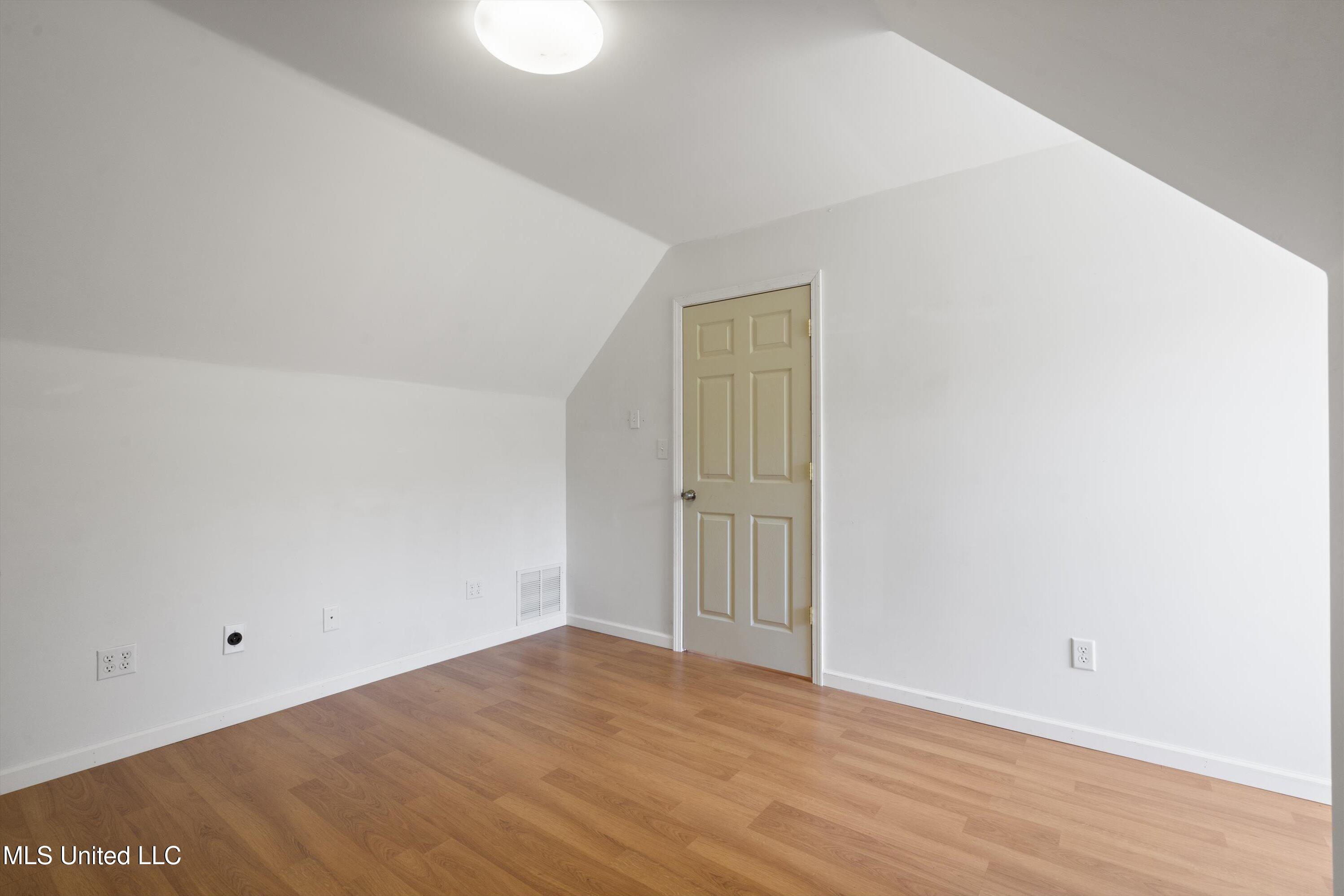 206 Swan Lk Drive Property Photo 59