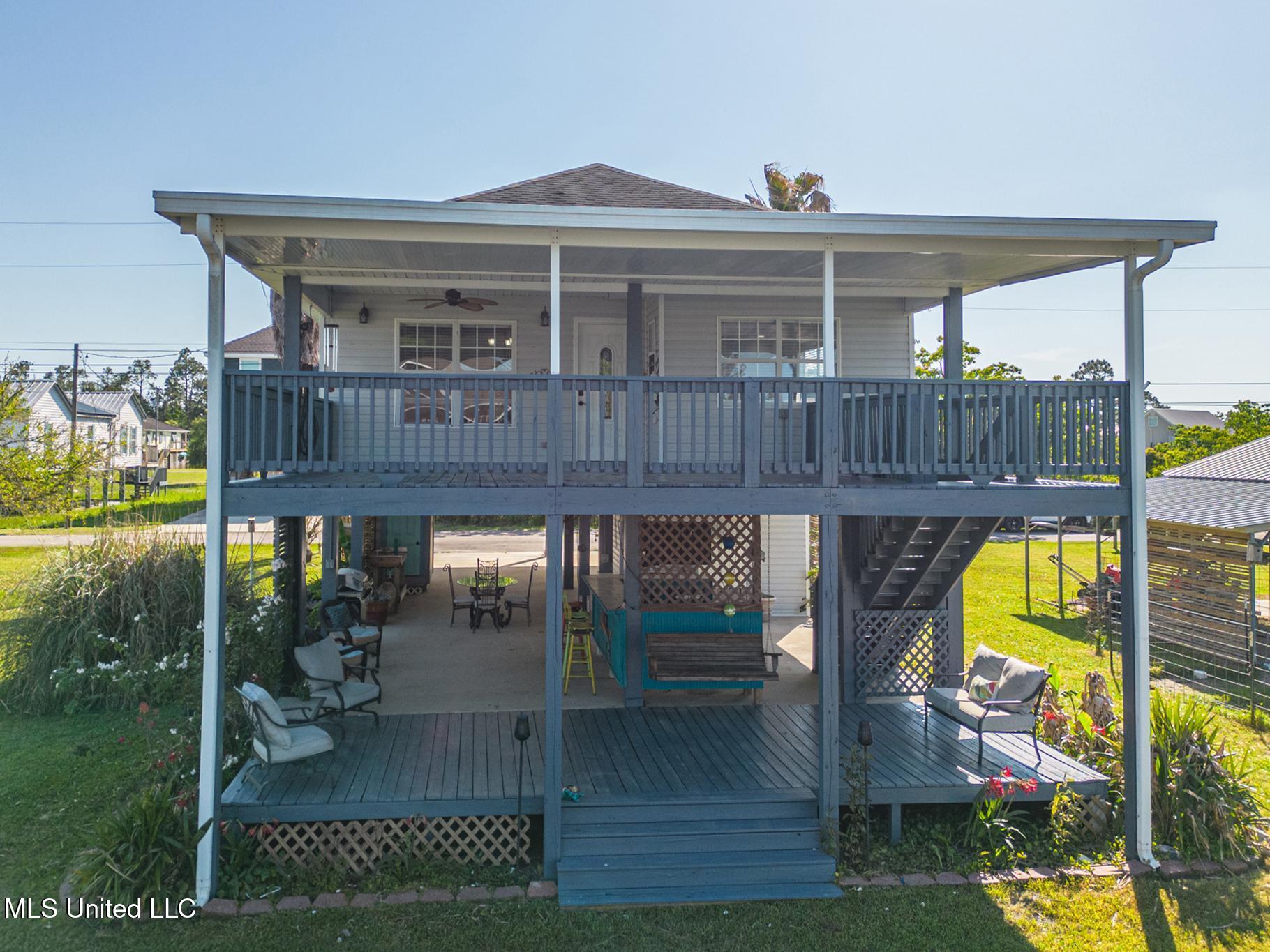 5036 Utah Street Property Photo 4