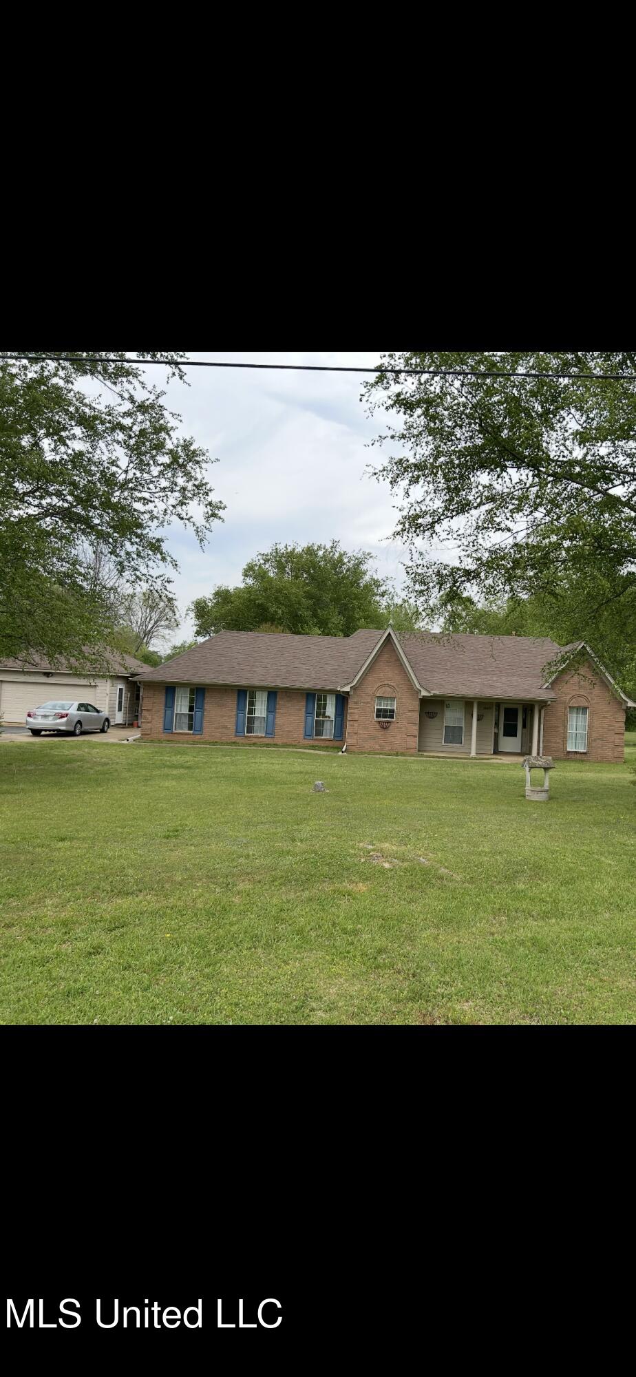 10470 Hunters Walk Road Property Photo 1