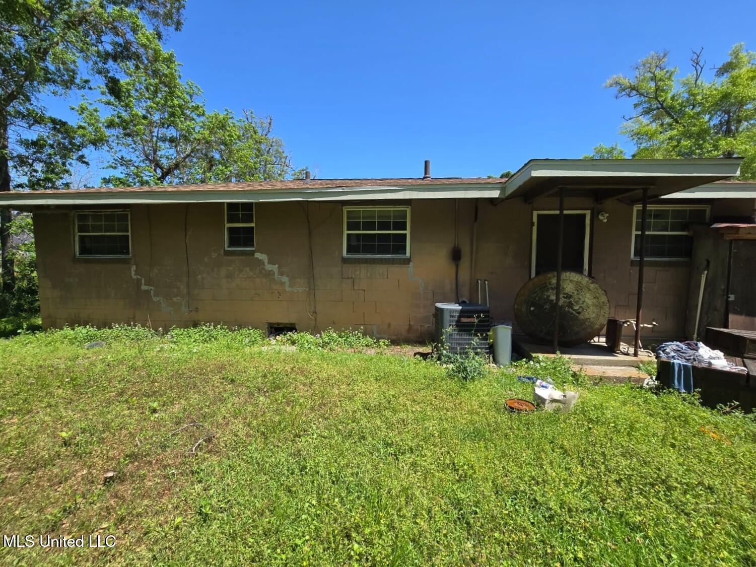 1111 Woodward Avenue Property Photo 1
