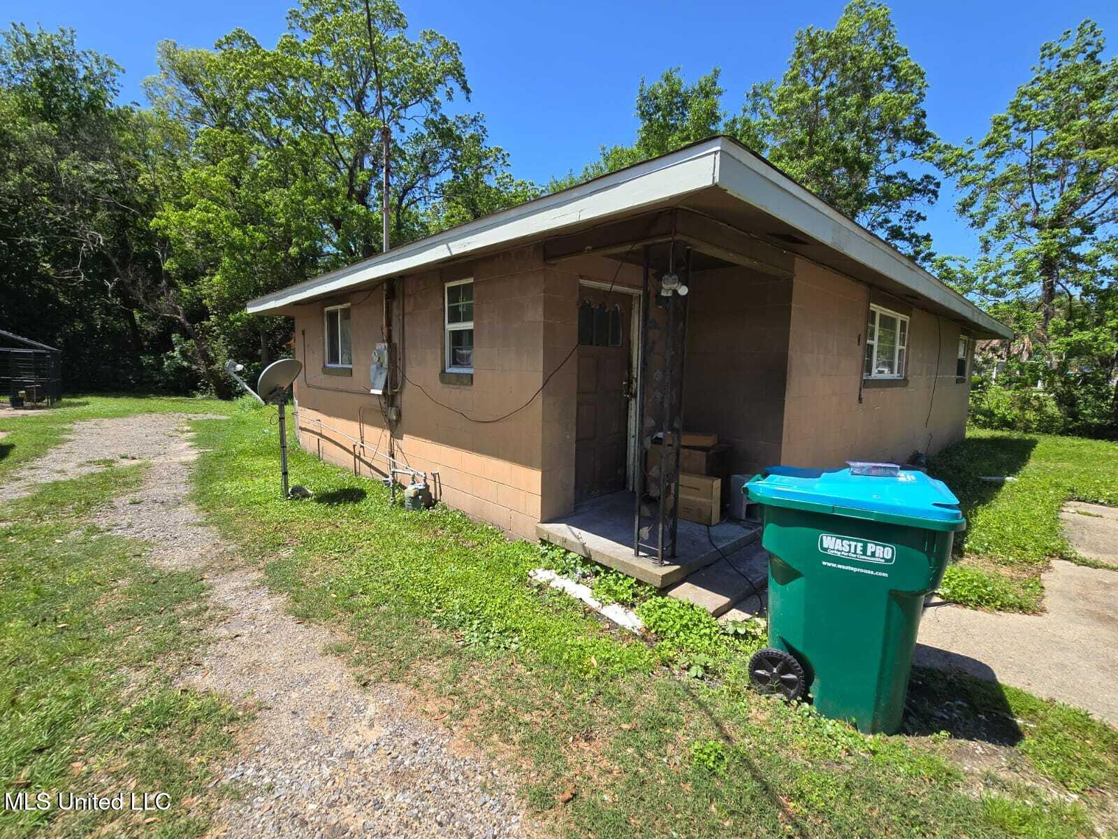 1111 Woodward Avenue Property Photo 2