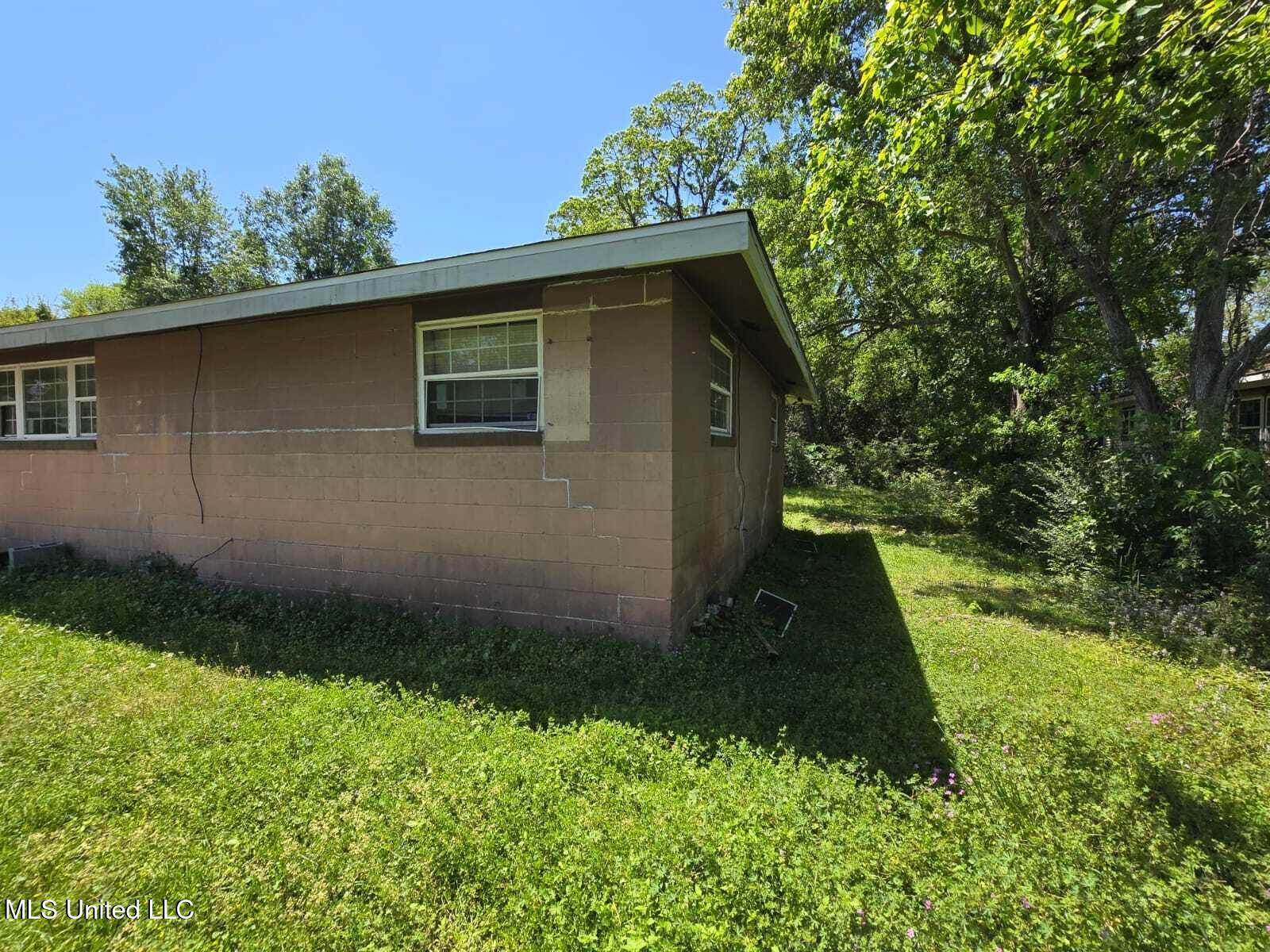 1111 Woodward Avenue Property Photo 3