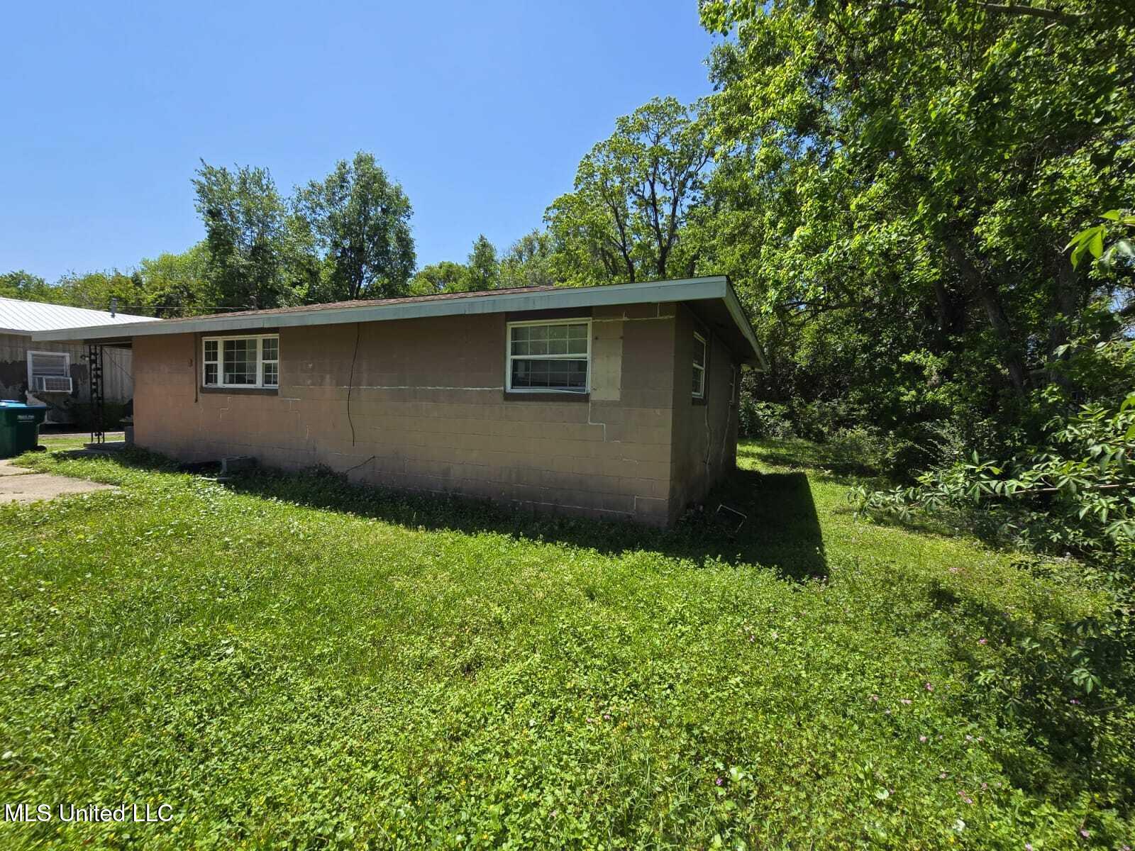 1111 Woodward Avenue Property Photo 5