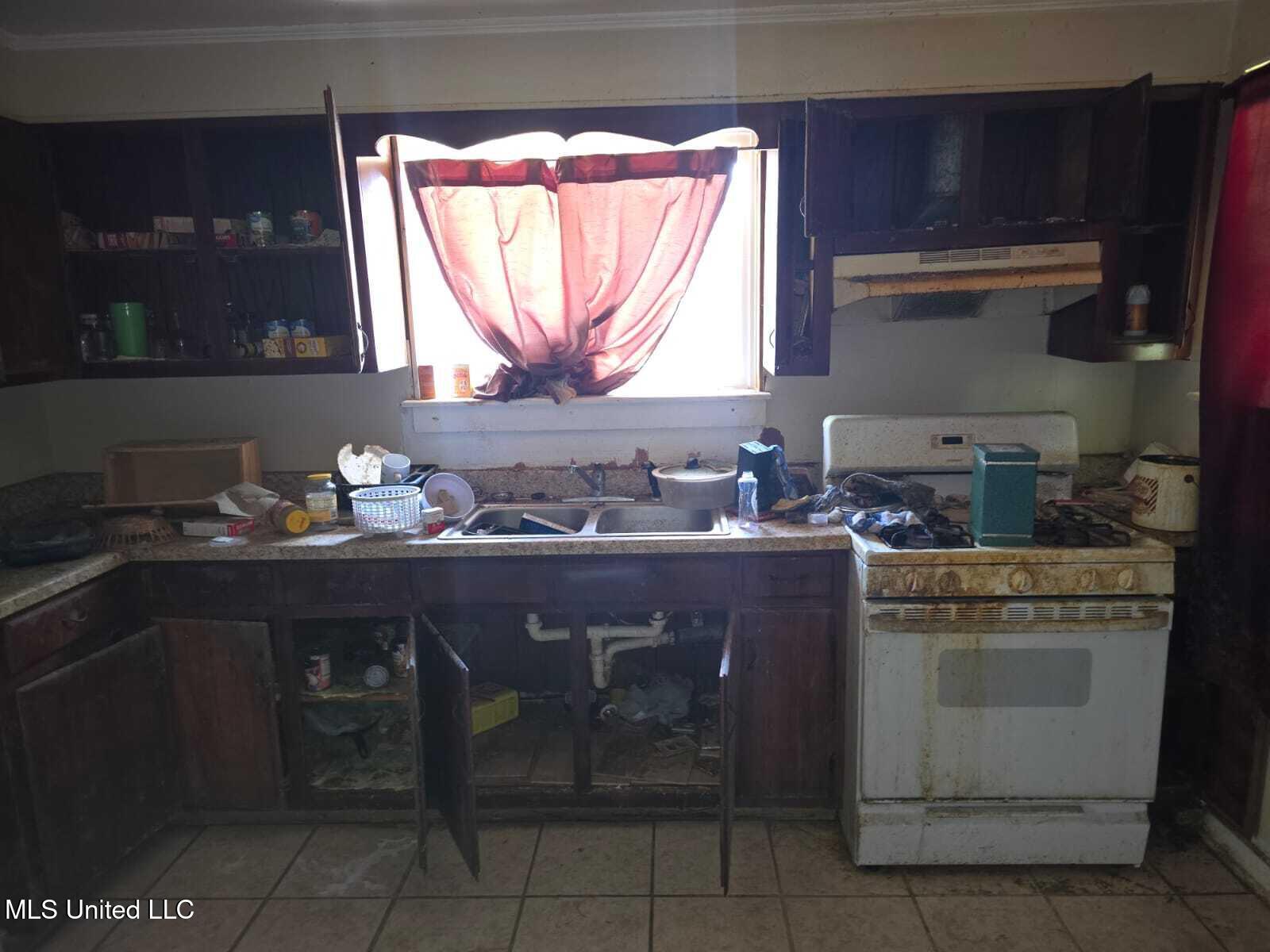 1111 Woodward Avenue Property Photo 6