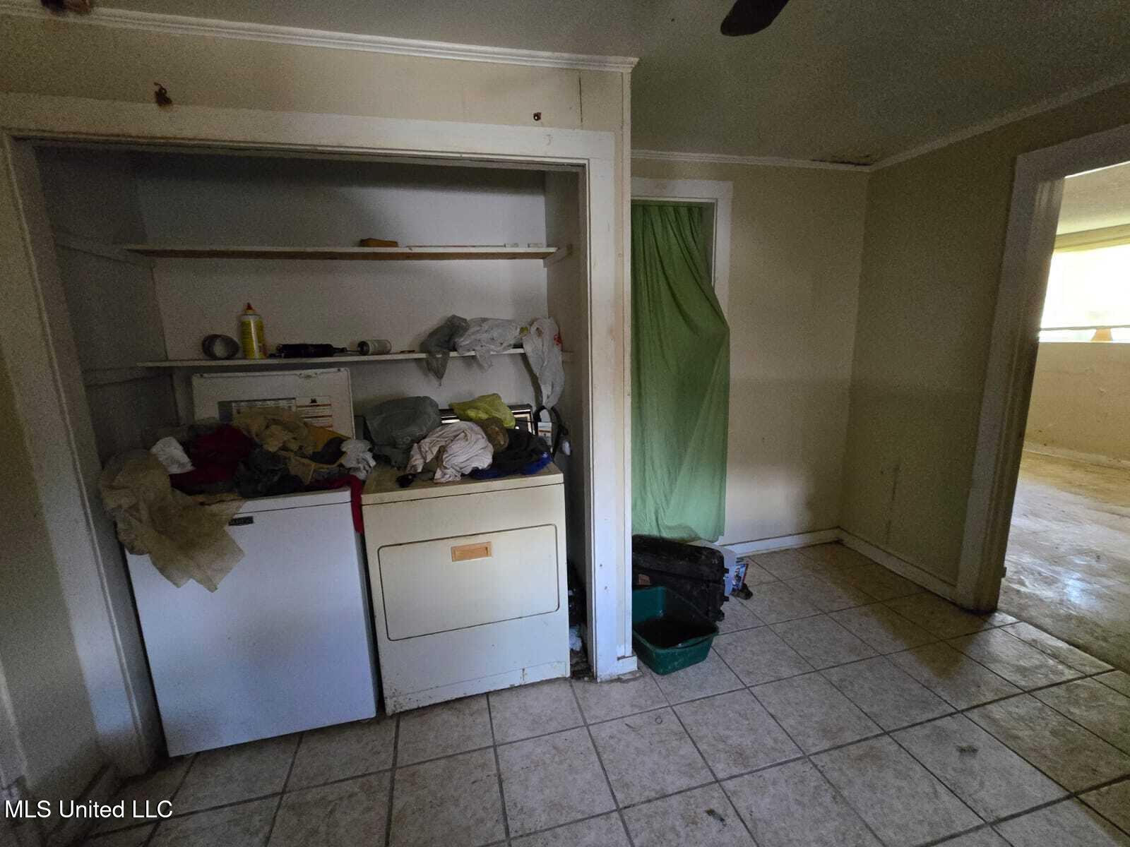 1111 Woodward Avenue Property Photo 10