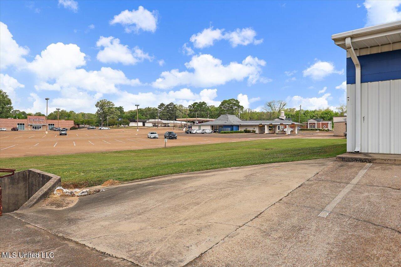 230 Clinton Plaza Property Photo 2