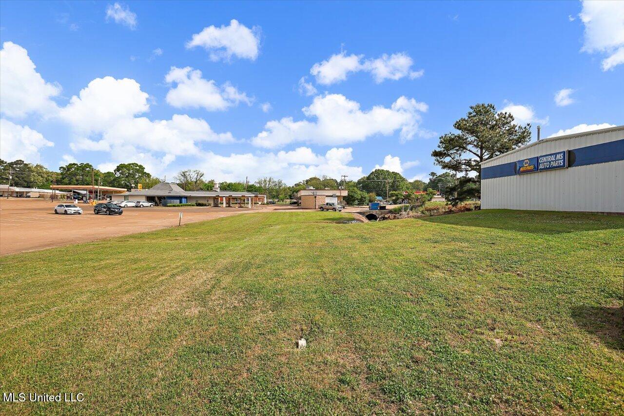 230 Clinton Plaza Property Photo 11