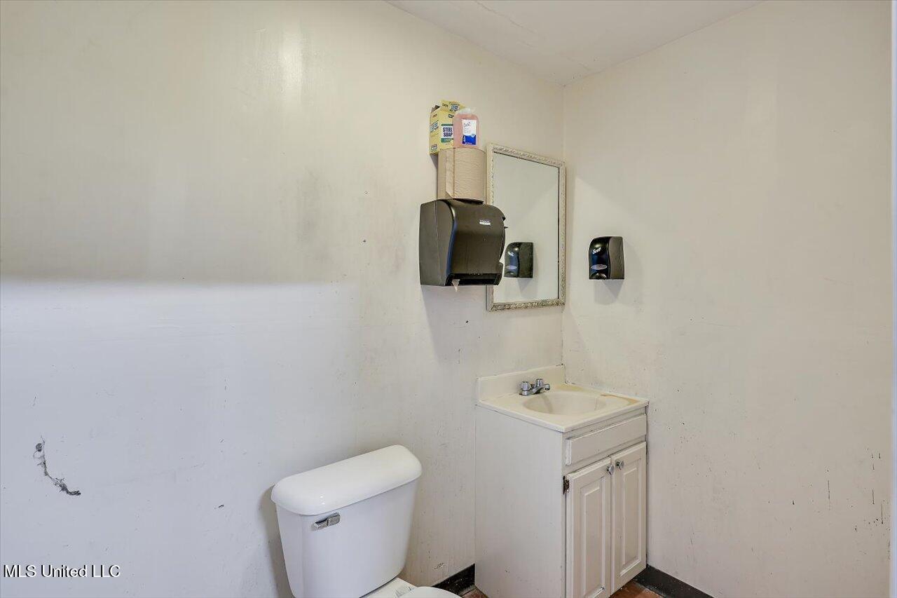 230 Clinton Plaza Property Photo 34