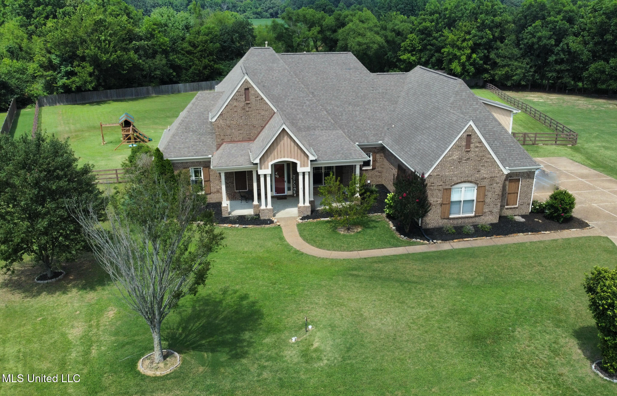 14224 Aspen Drive Property Photo 3