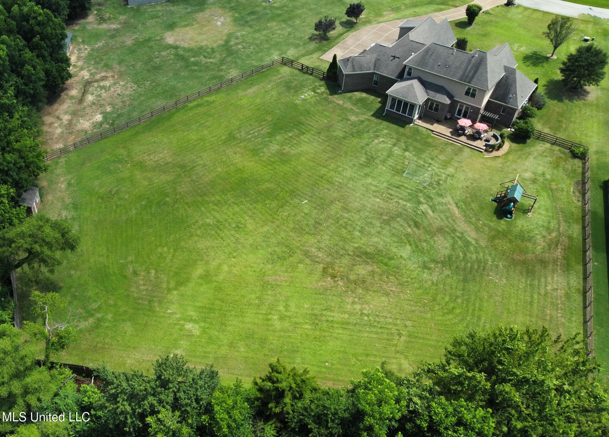 14224 Aspen Drive Property Photo 4