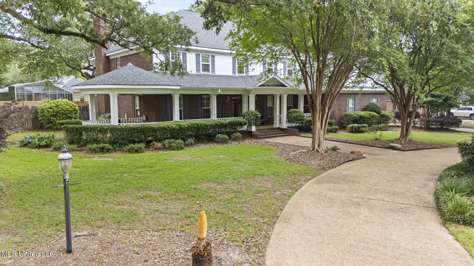 12918 Coles Cove Property Photo 4