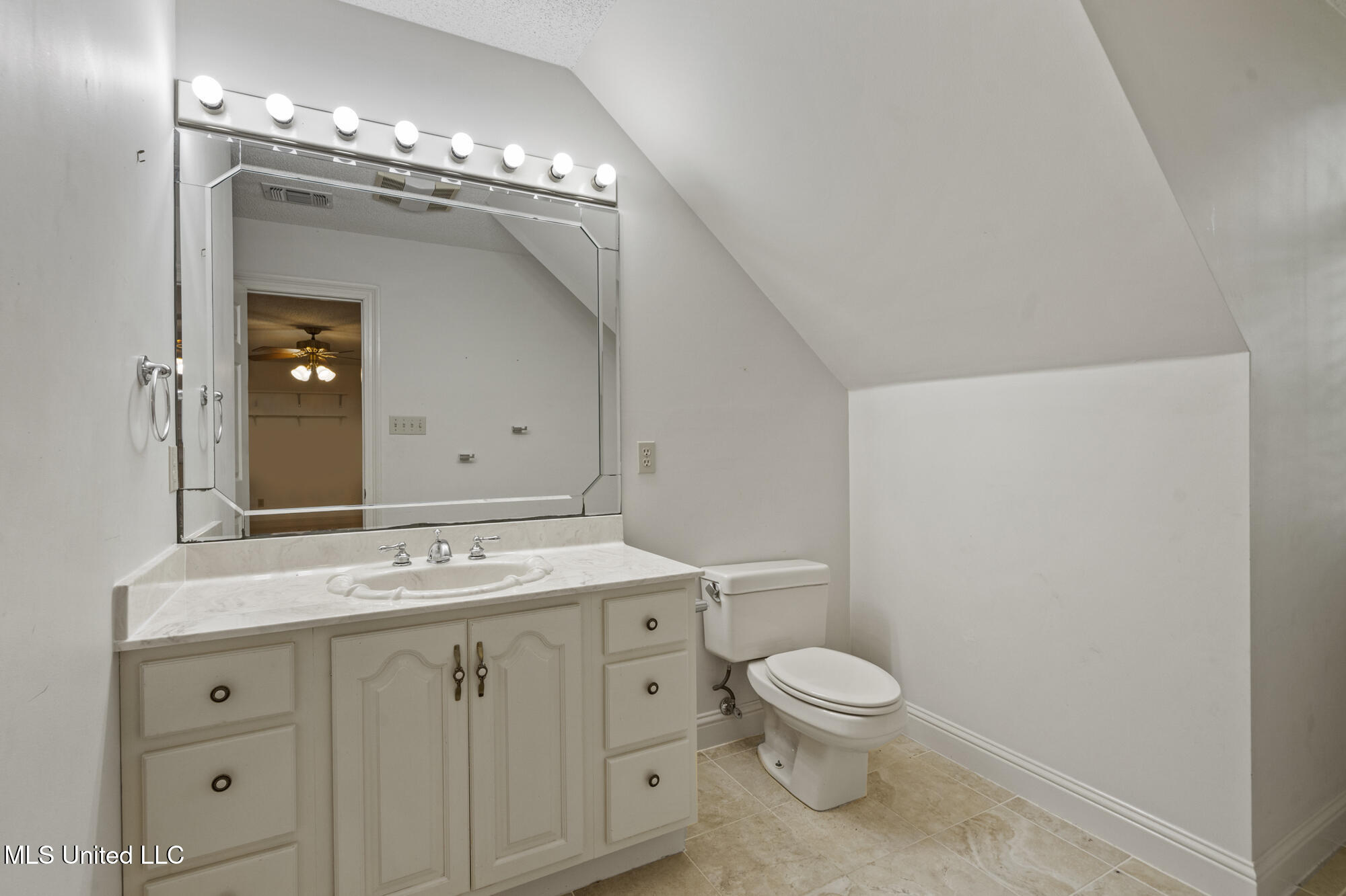 12918 Coles Cove Property Photo 33