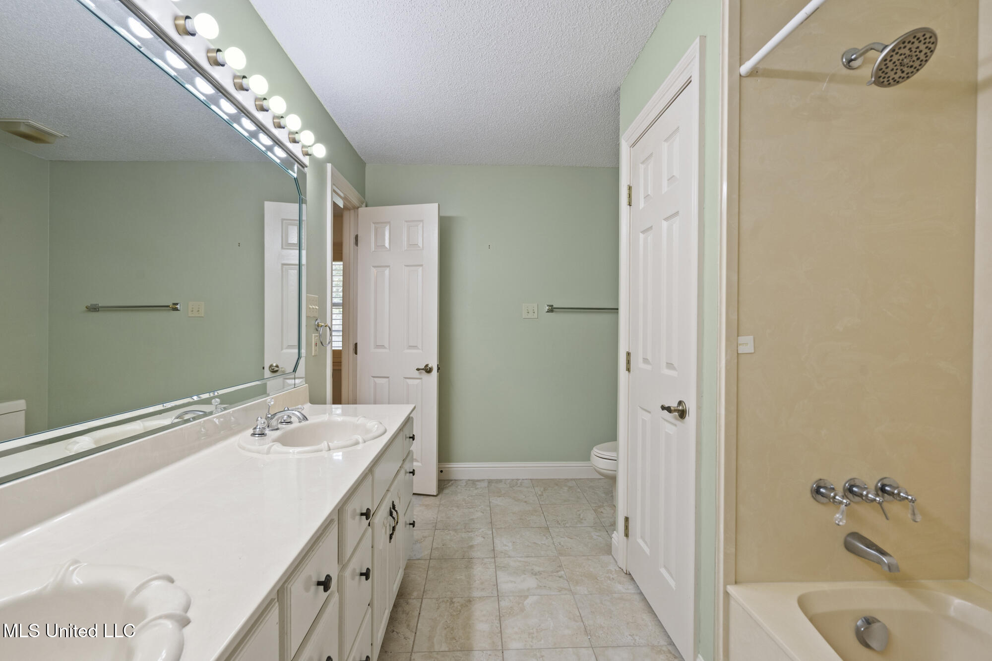 12918 Coles Cove Property Photo 44